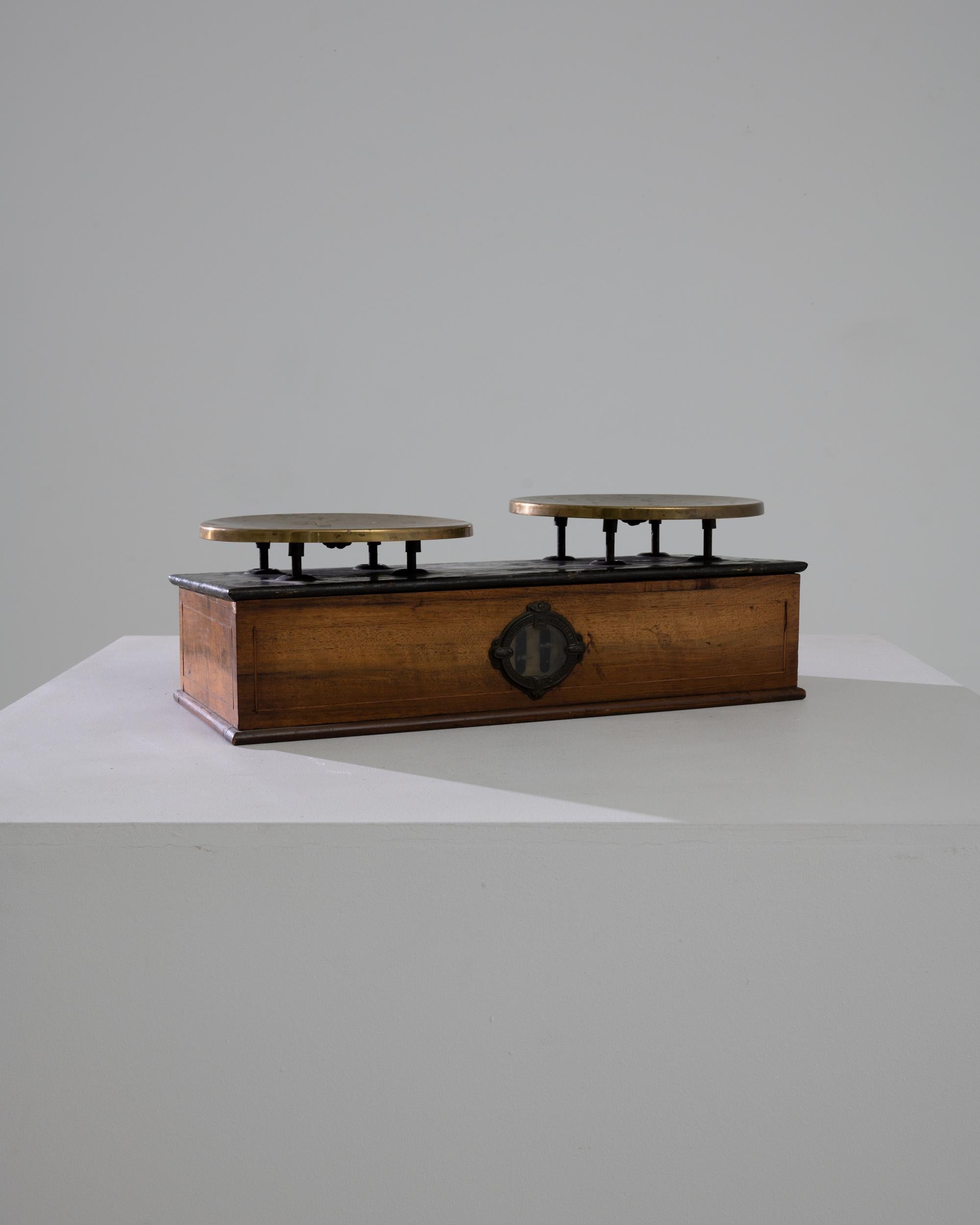 French 19th Century Maison Béranger Wooden and Metal Scale