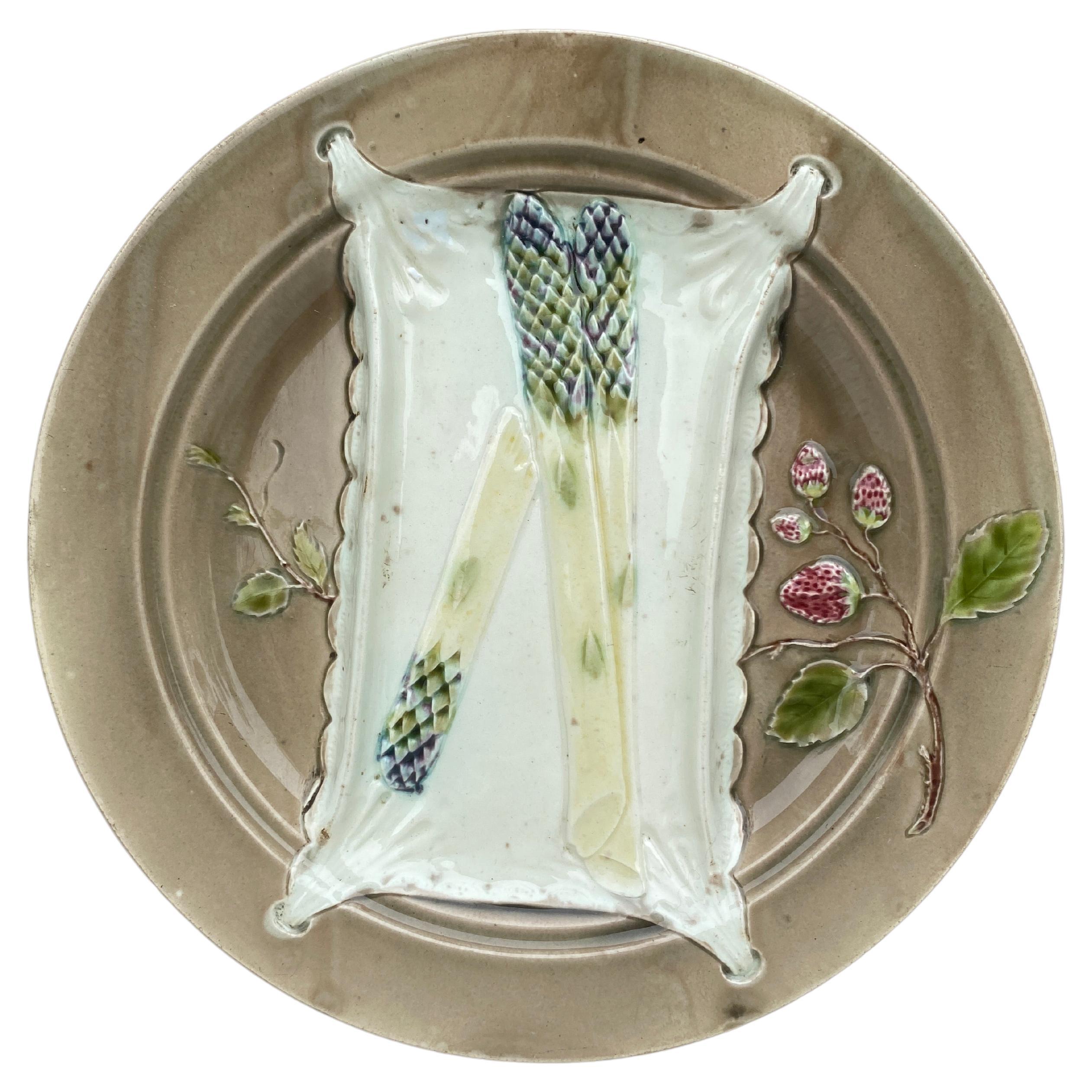 19th Century Majolica Asparagus Plate Luneville For Sale