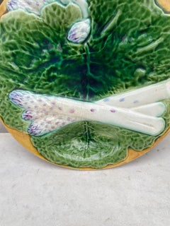 19th Century Majolica Asparagus Plate with Cabbage Leaves Creil & Montereau