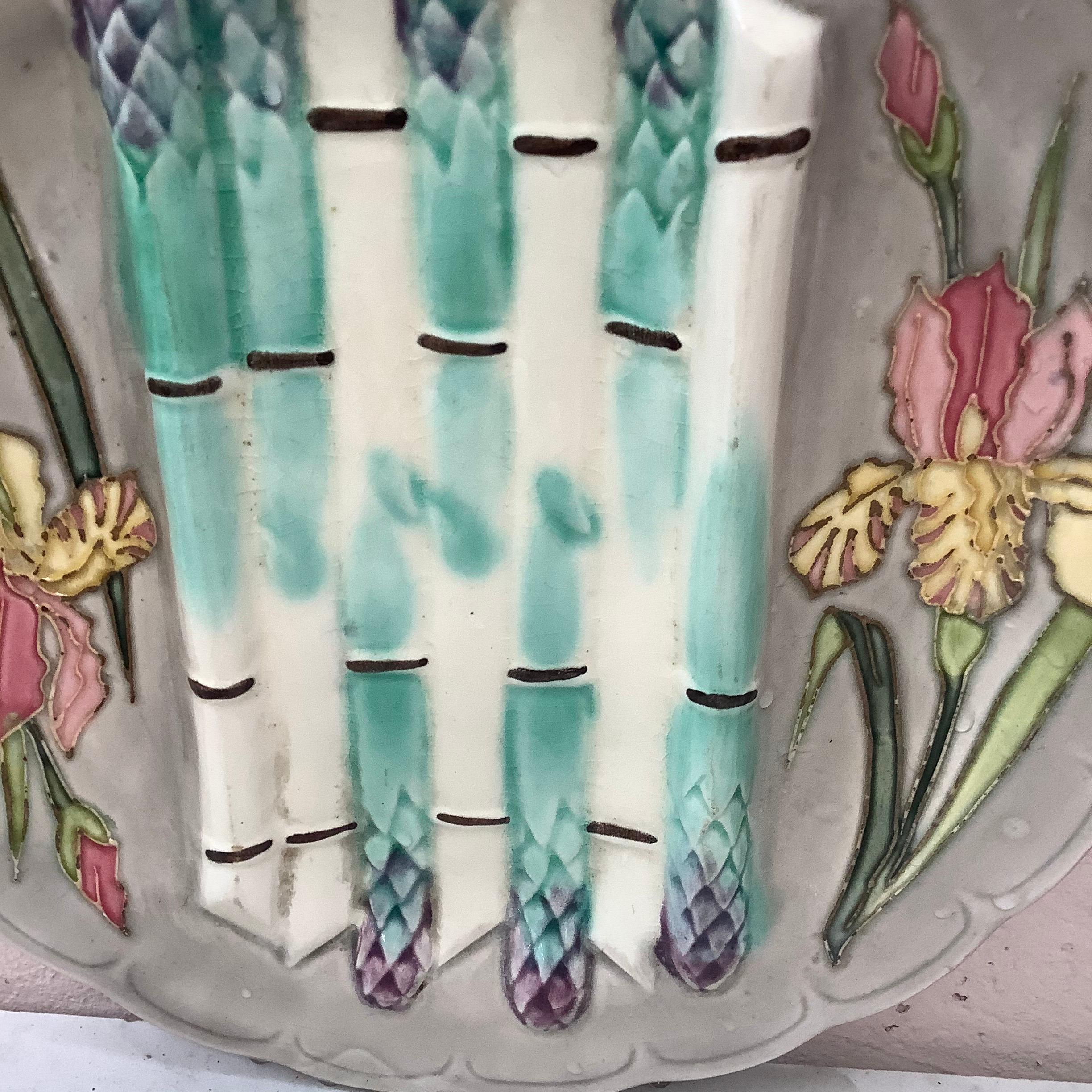 French 19th Century Majolica Asparagus Plate with Iris Longchamp, circa 1890 For Sale