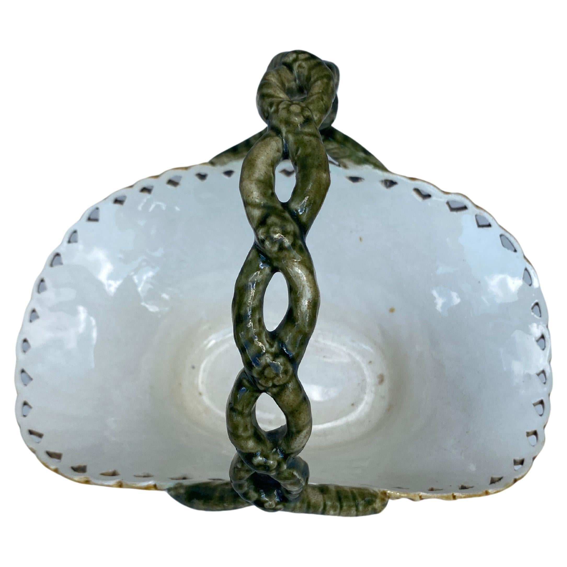 Vittoriano Cestino in maiolica del XIX secolo Choisy-le-Roi in vendita