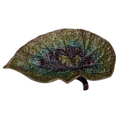 19. Jahrhundert Majolika Begonie Blatt Wilhelm Schiller & Son Vide-Poche