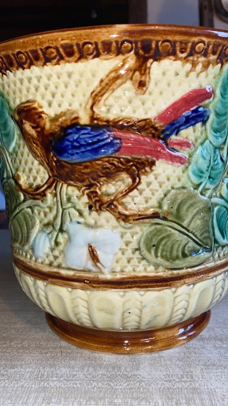 Rustique Cache-pot oiseaux en majolique du 19ème siècle Wasmuel en vente
