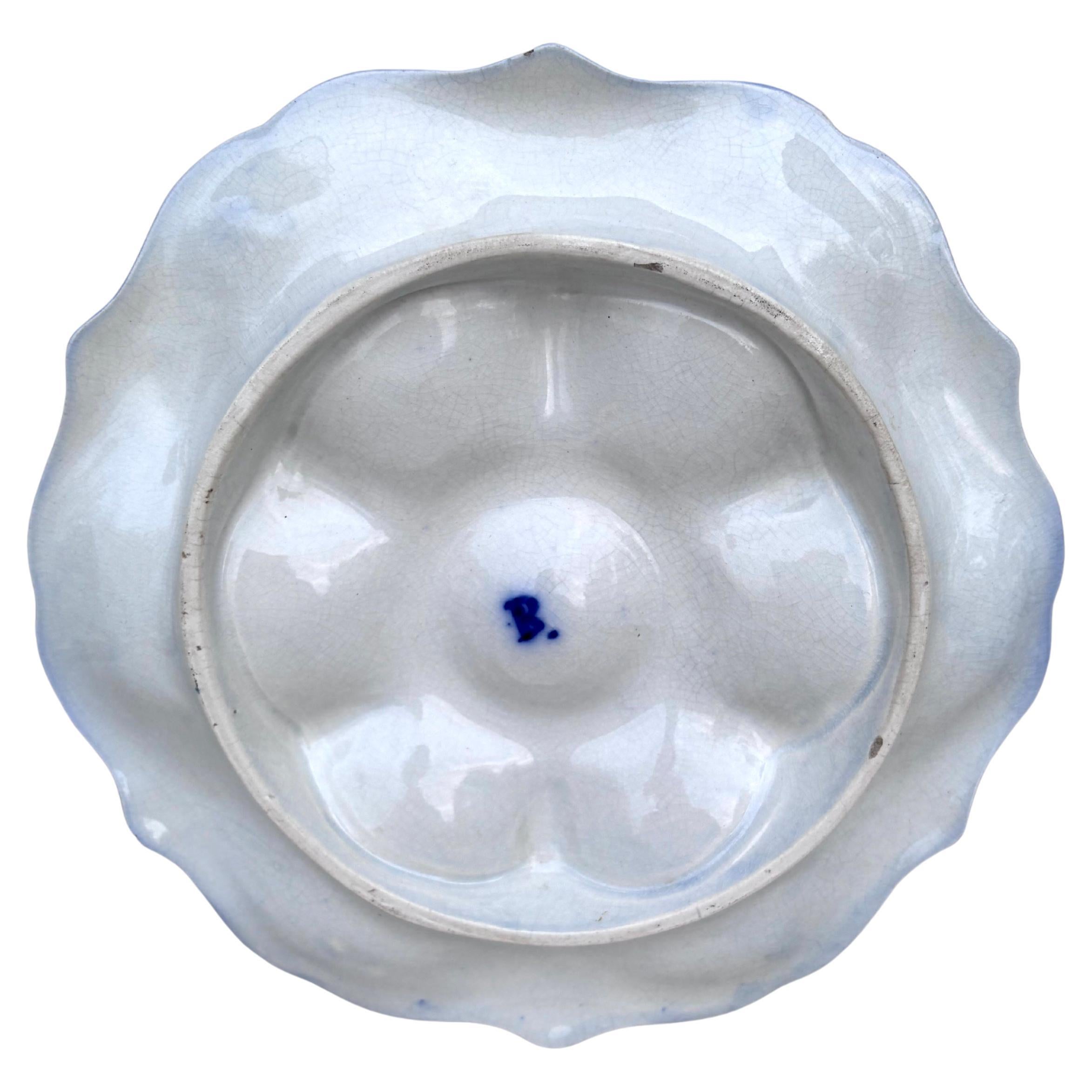 Plato de Ostra Wasmuel Azul y Blanco de Mayólica del Siglo XIX Belga en venta