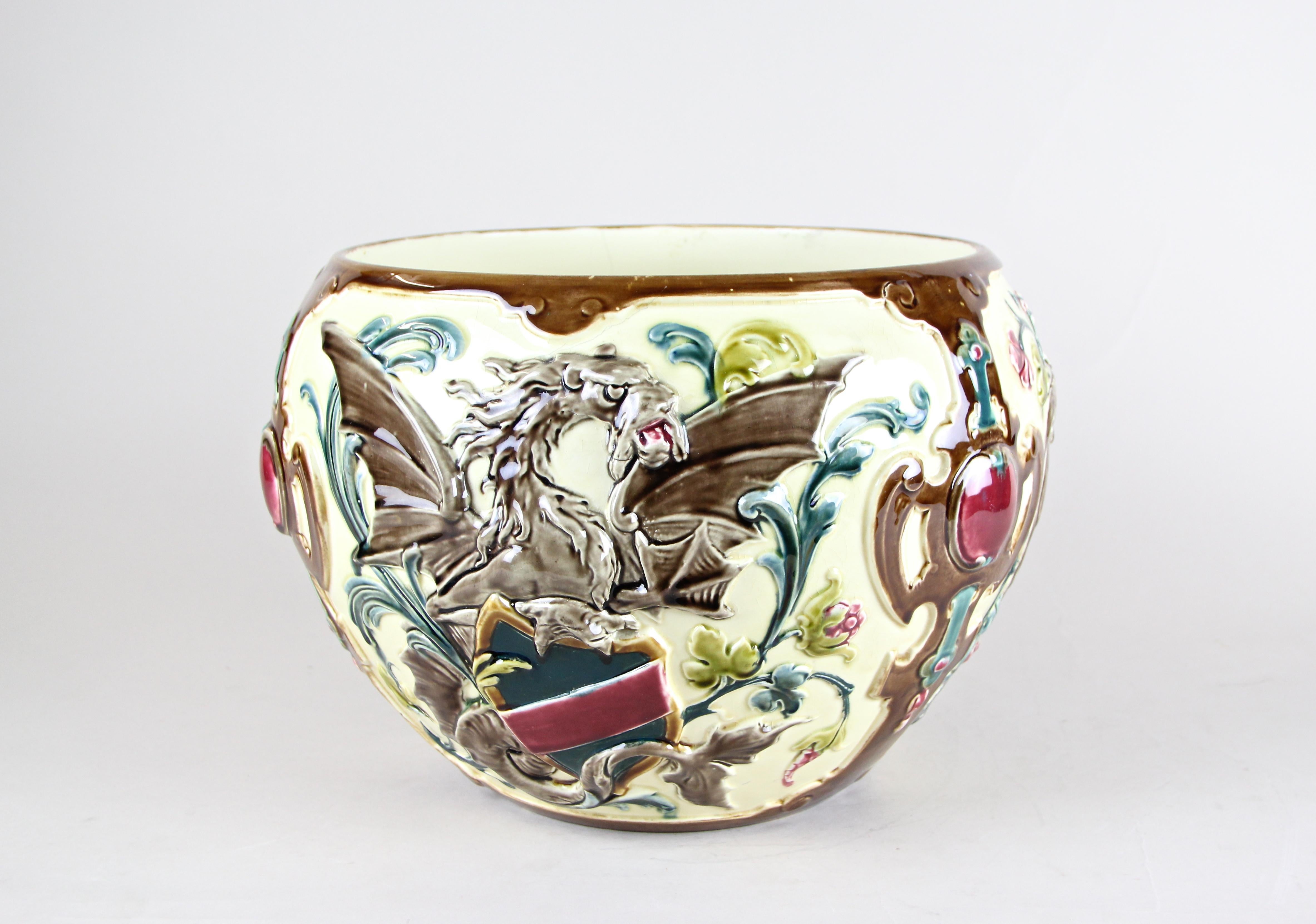 19th Century Majolica Cachepot by Znaim, CZ, circa 1880 3