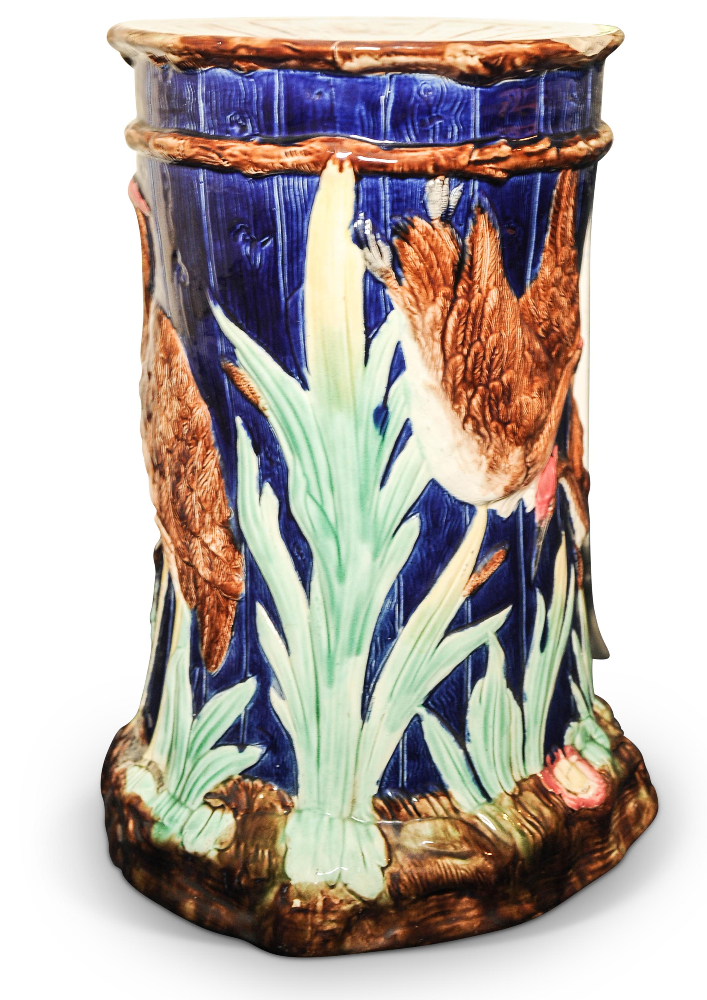 Britannique Tabouret de jardin victorien en céramique avec grues numidiennes, par Thomas Forester en vente