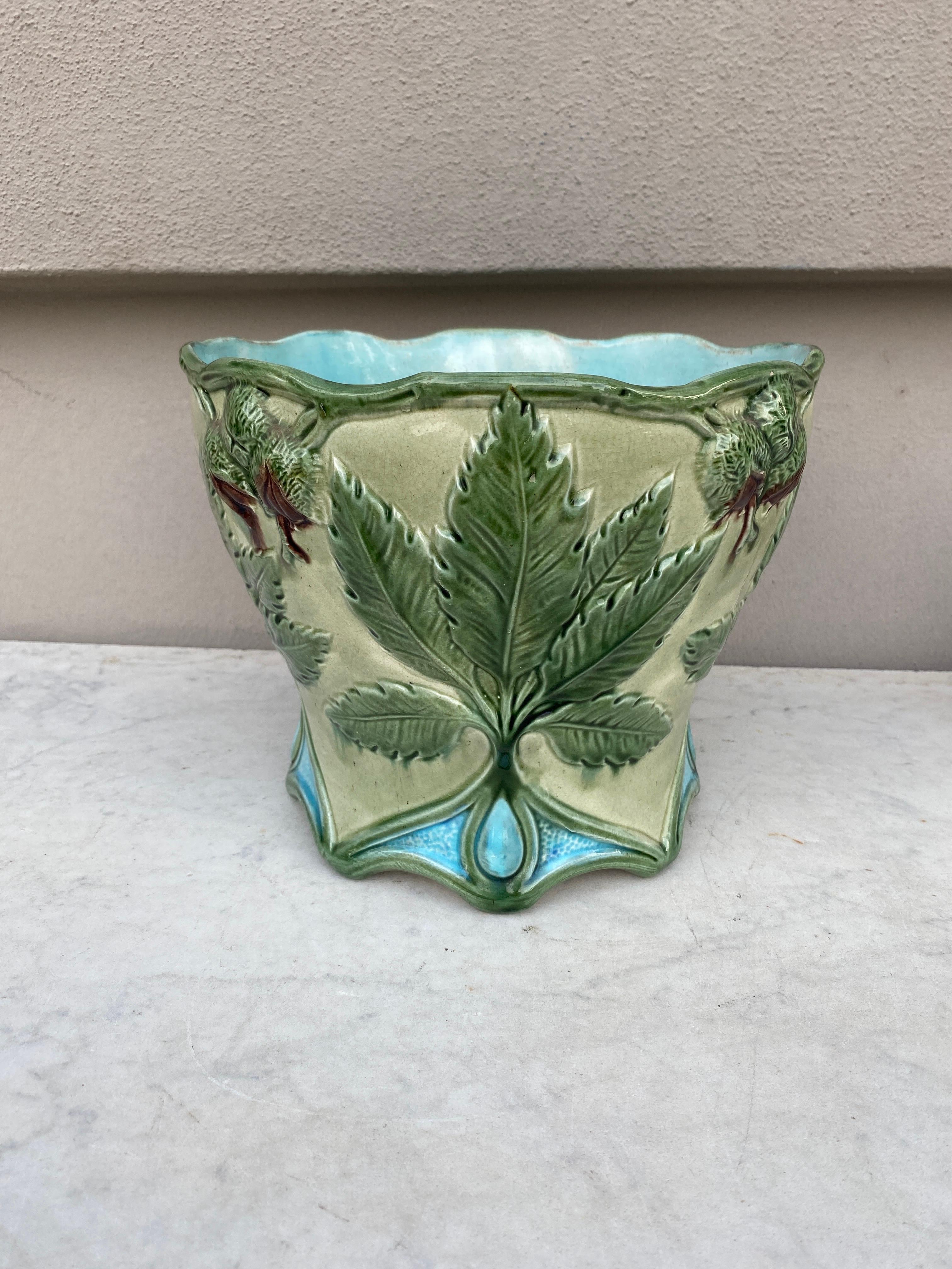 19th Century Majolica Chesnut Jardinière Saint Clement In Good Condition For Sale In Austin, TX
