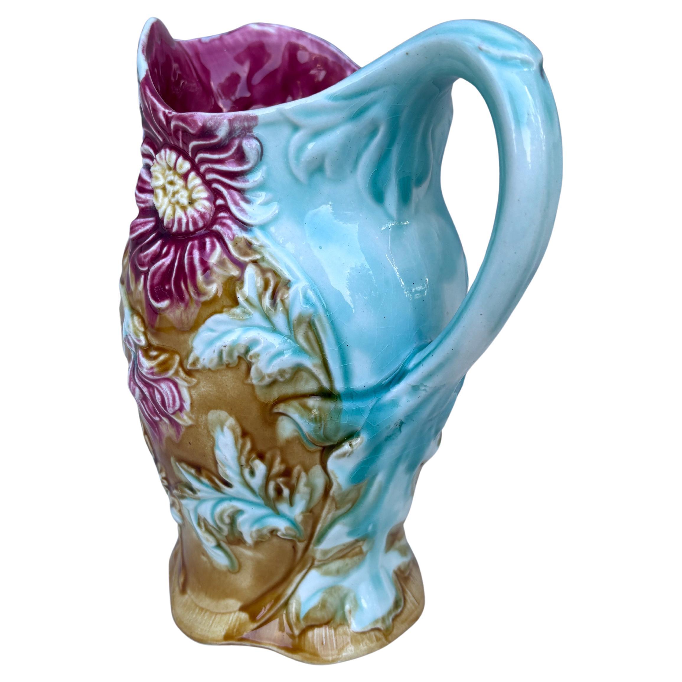 19th Century Majolica Chrysanthemum Flower Pitcher Onnaing In Good Condition For Sale In Austin, TX