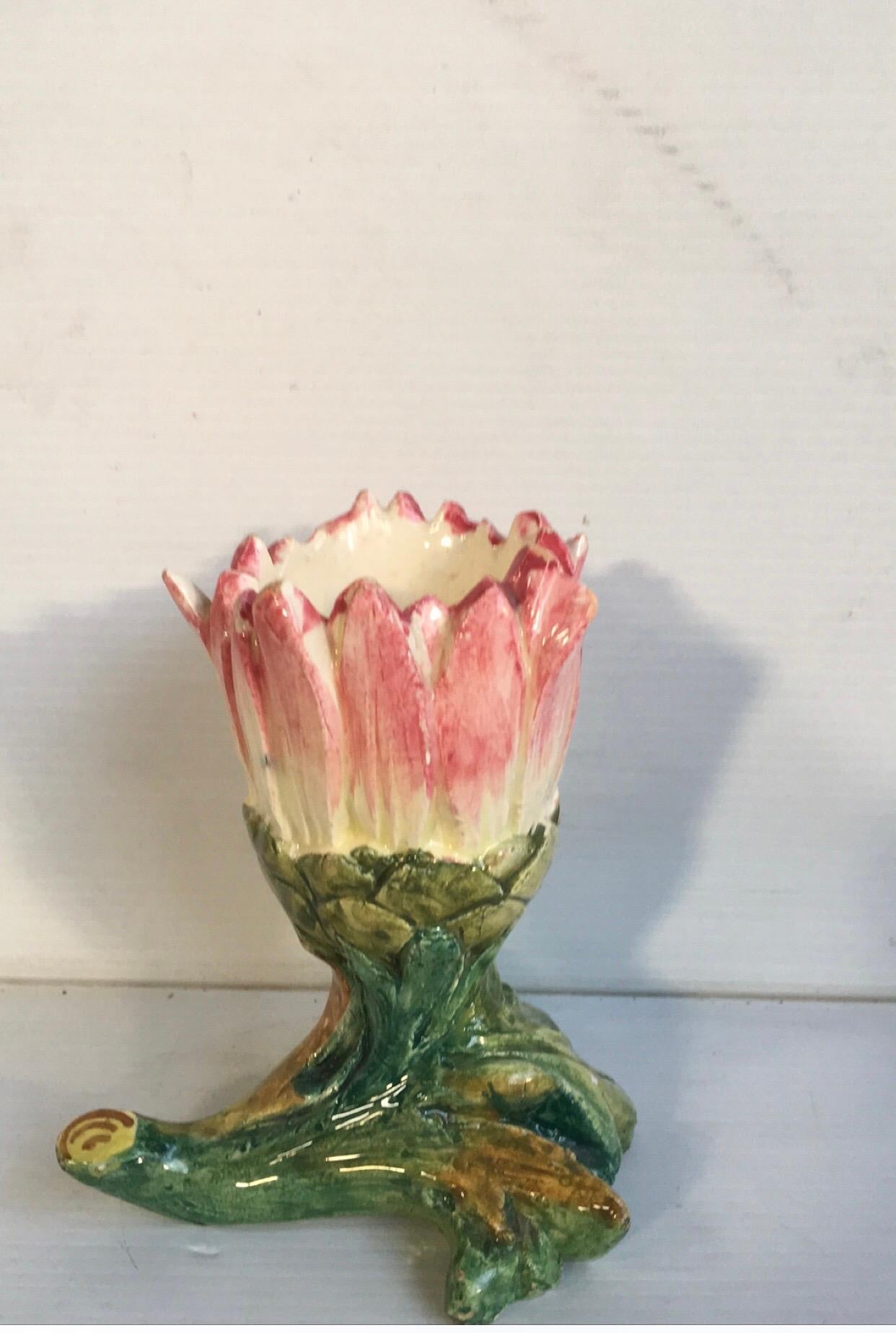 19th century Majolica Daisy vase Delphin Massier.
The Massier family are known for the quality of their unique enamels and paintings. They produced an incredible whole range of flowers like iris, roses, daisies, wild roses, orchids, pansies. They