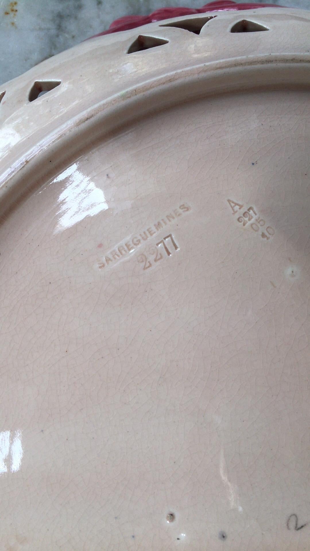 19th Century Majolica Fern Handled Platter Sarreguemines In Good Condition In Austin, TX
