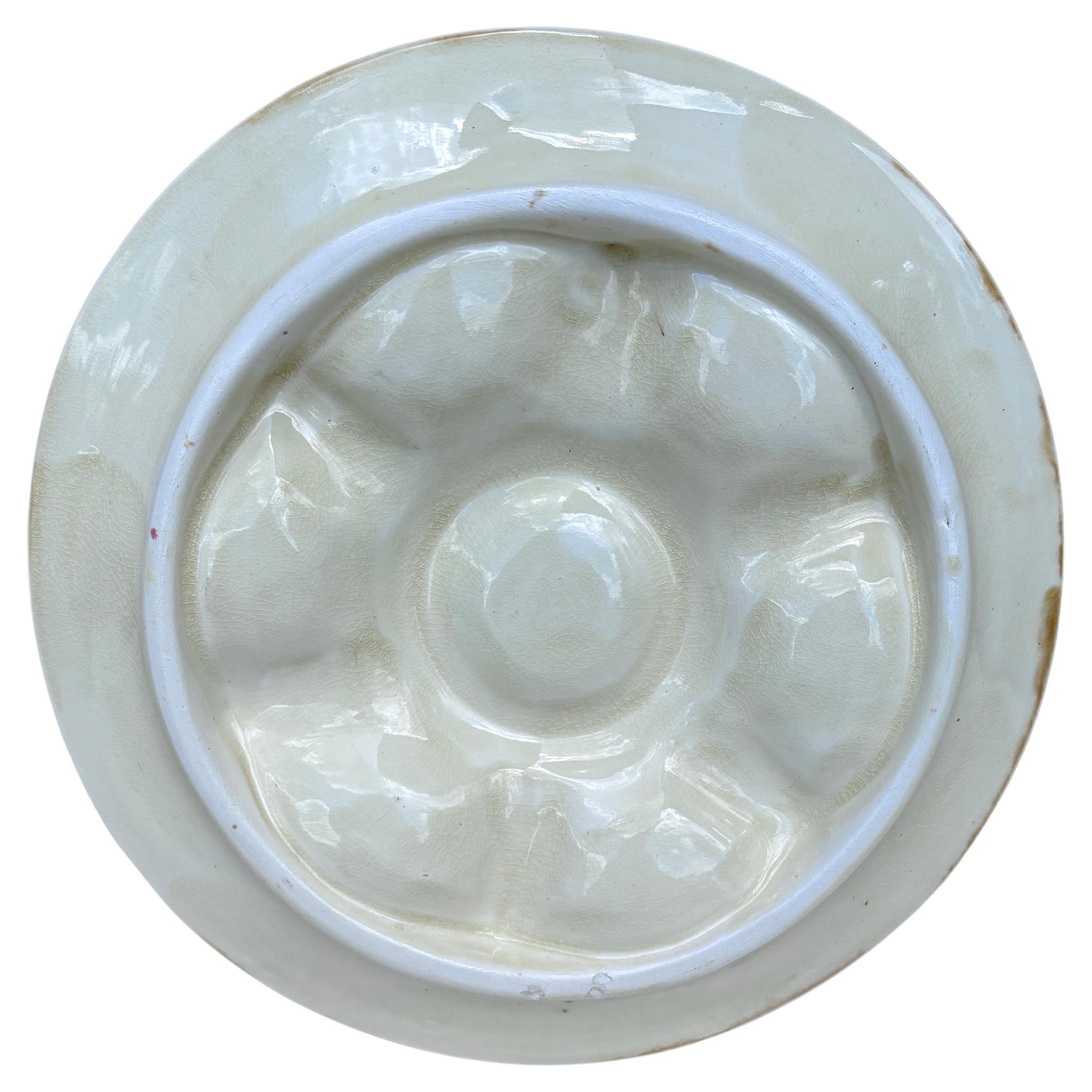 Victorian 19th Century Majolica Fish Heads Oyster Plate Onnaing For Sale