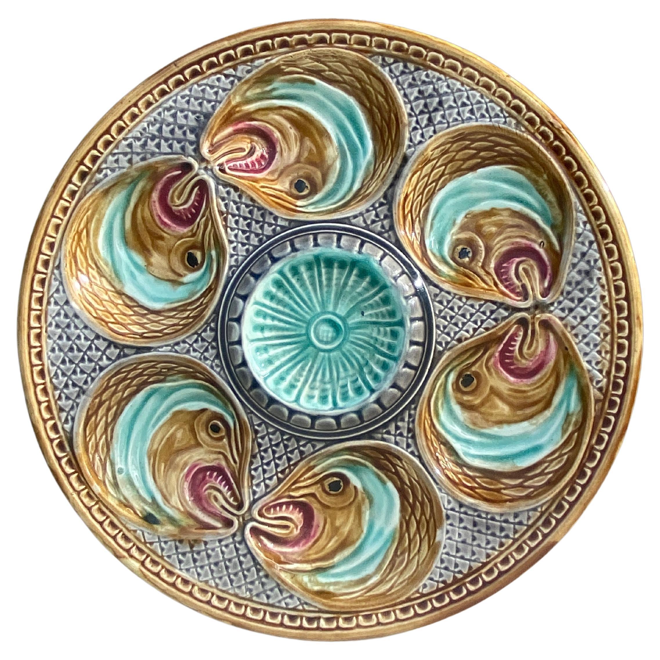 19th Century Majolica Fish Heads Oyster Plate Onnaing For Sale