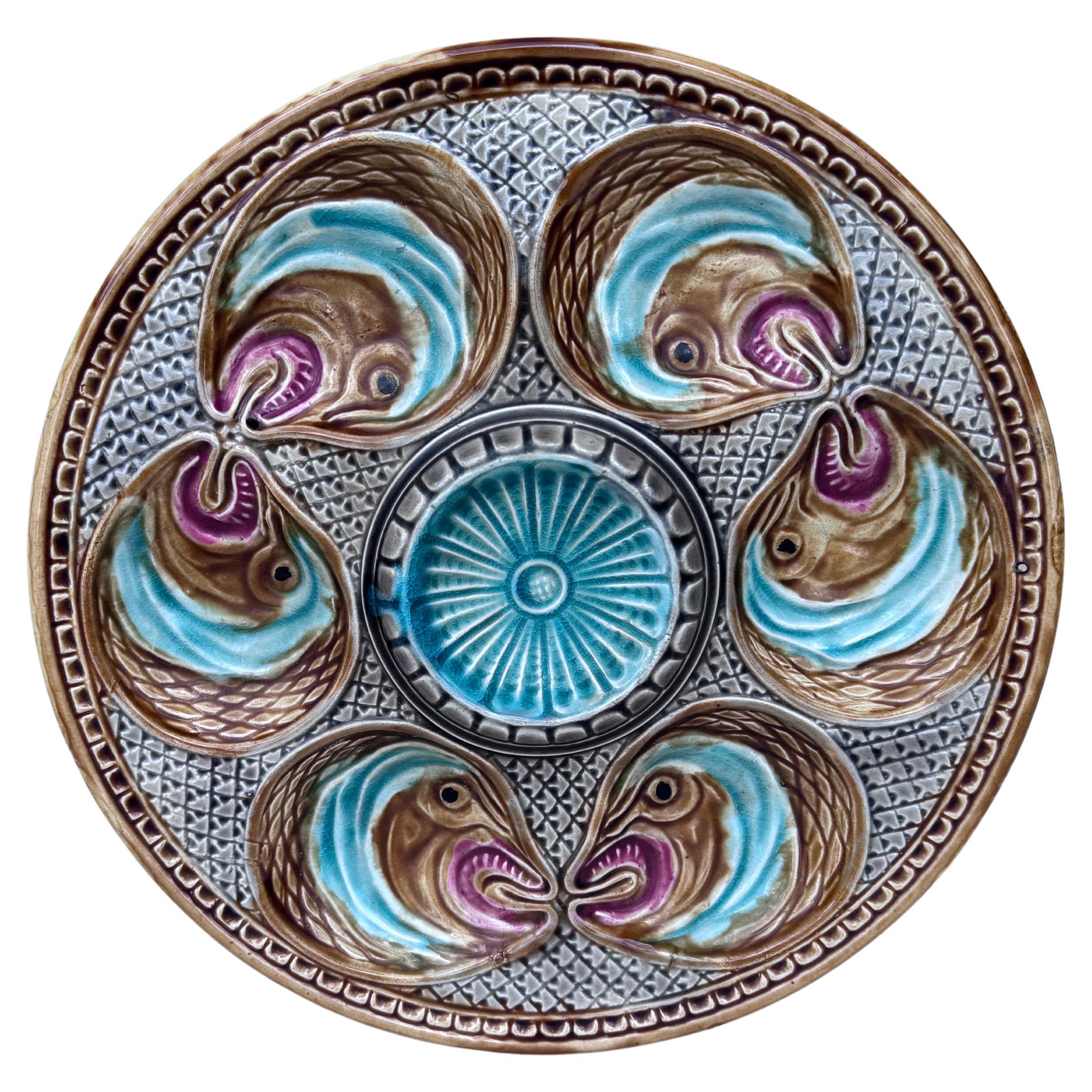 19th Century Majolica Fish Heads Oyster Plate Onnaing For Sale