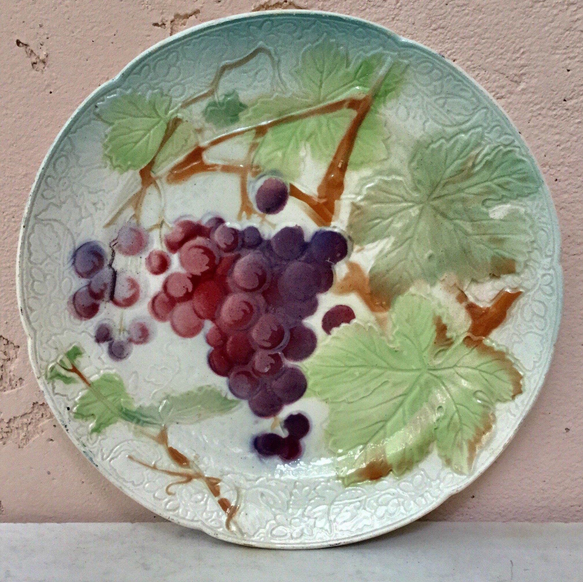 Late 19th Century 19th Century Majolica Grapes Plate Lunéville