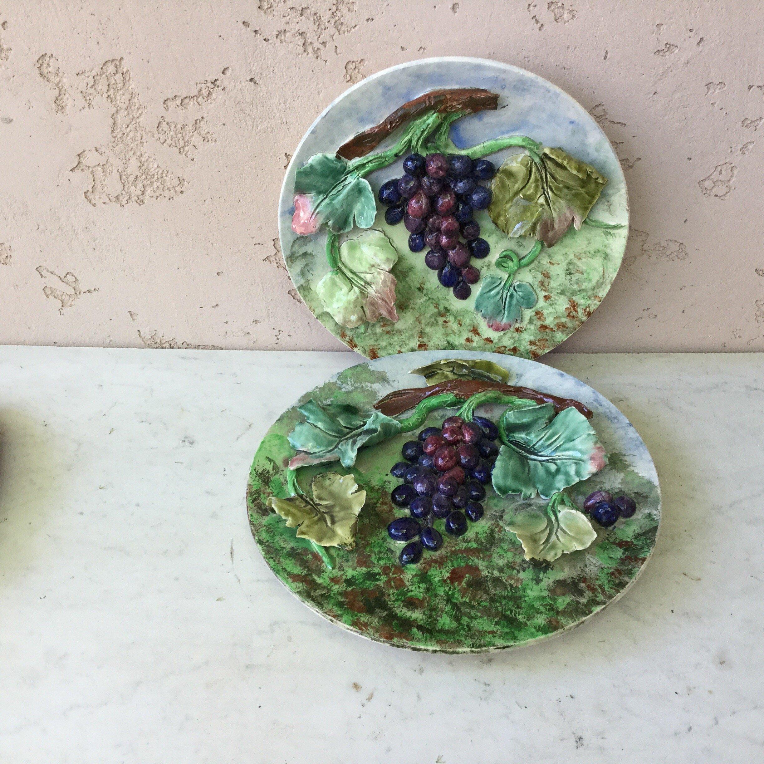 19th Century Majolica Grapes Wall Platter Fives Lille For Sale 1