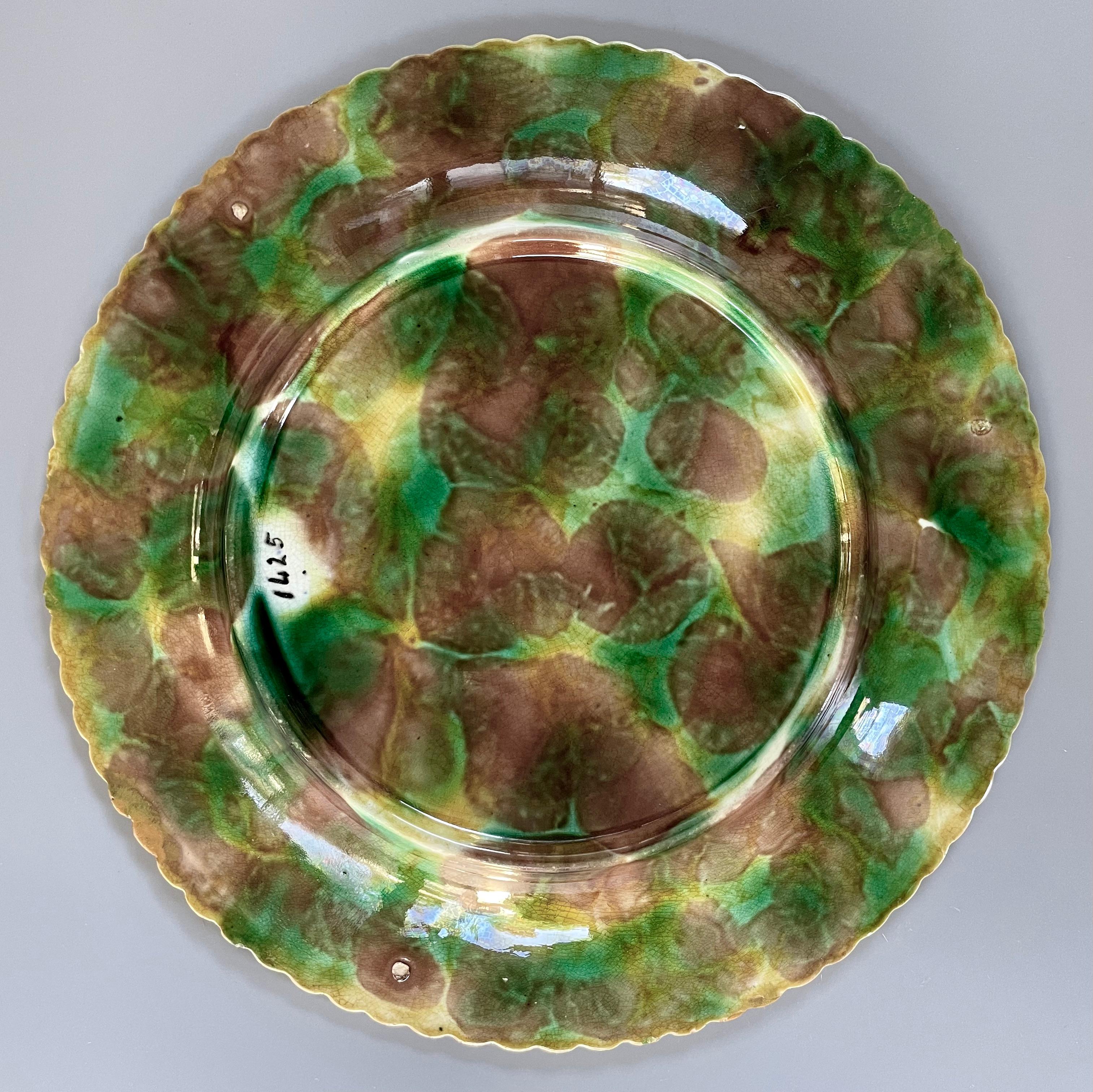 Piatti in maiolica del XIX secolo, una coppia In condizioni buone in vendita a Winter Park, FL
