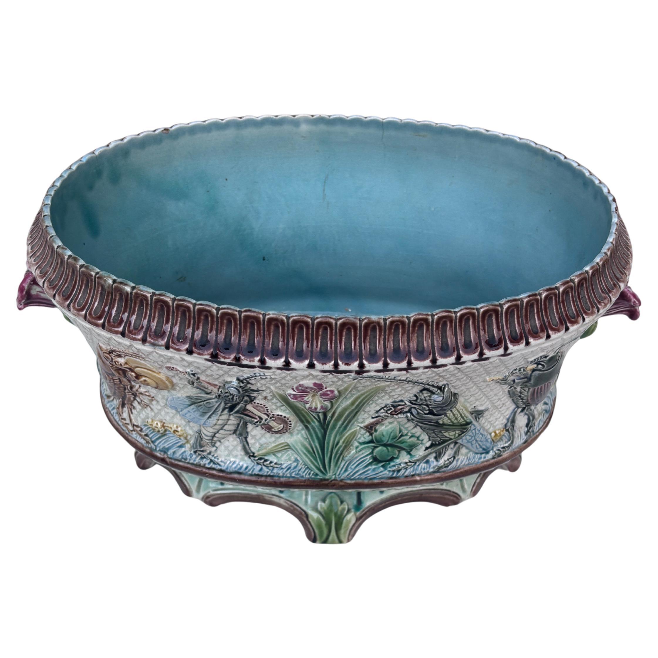 19th Century Majolica Insects Musicians Jardinière Fines del siglo XIX en venta