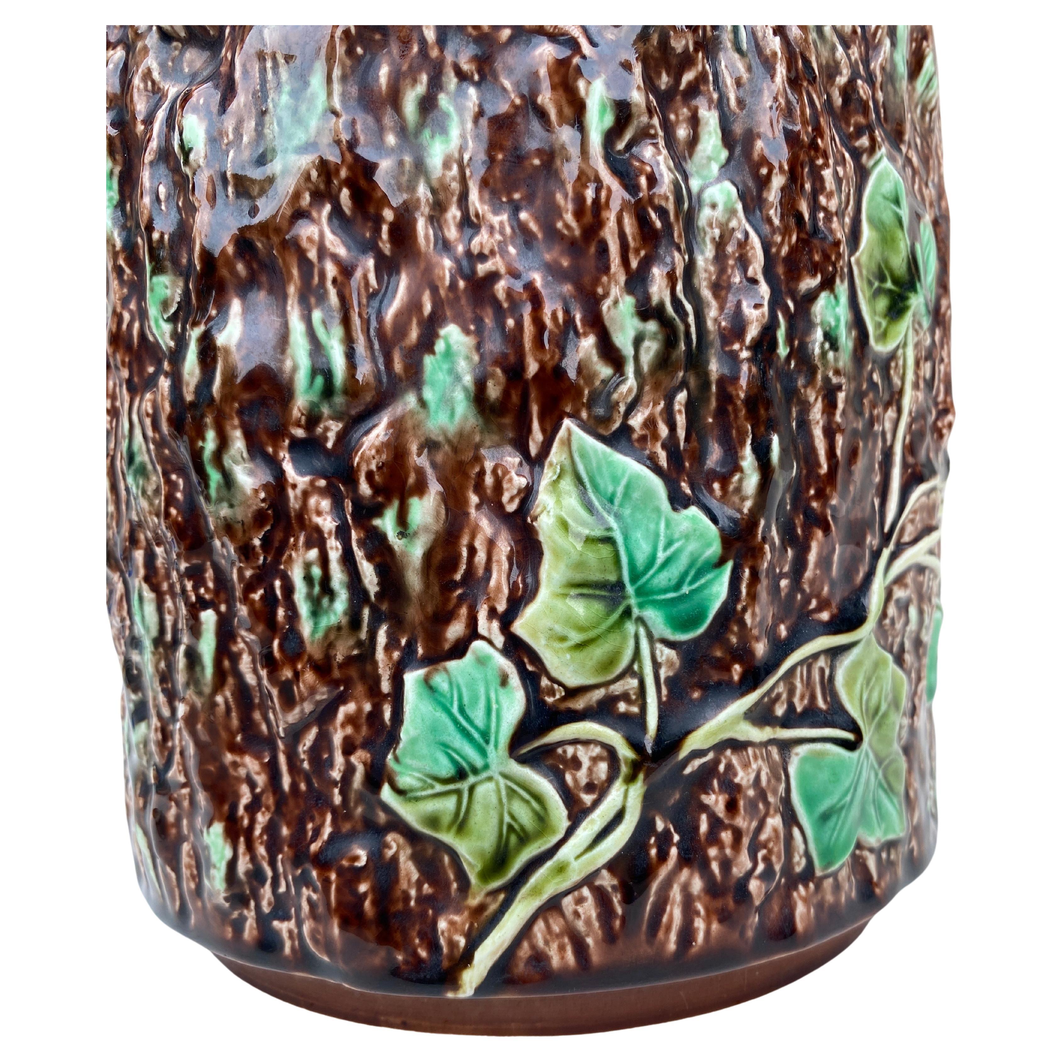 19th Century Majolica Ivy Cache Pot Sarreguemines In Good Condition For Sale In Austin, TX
