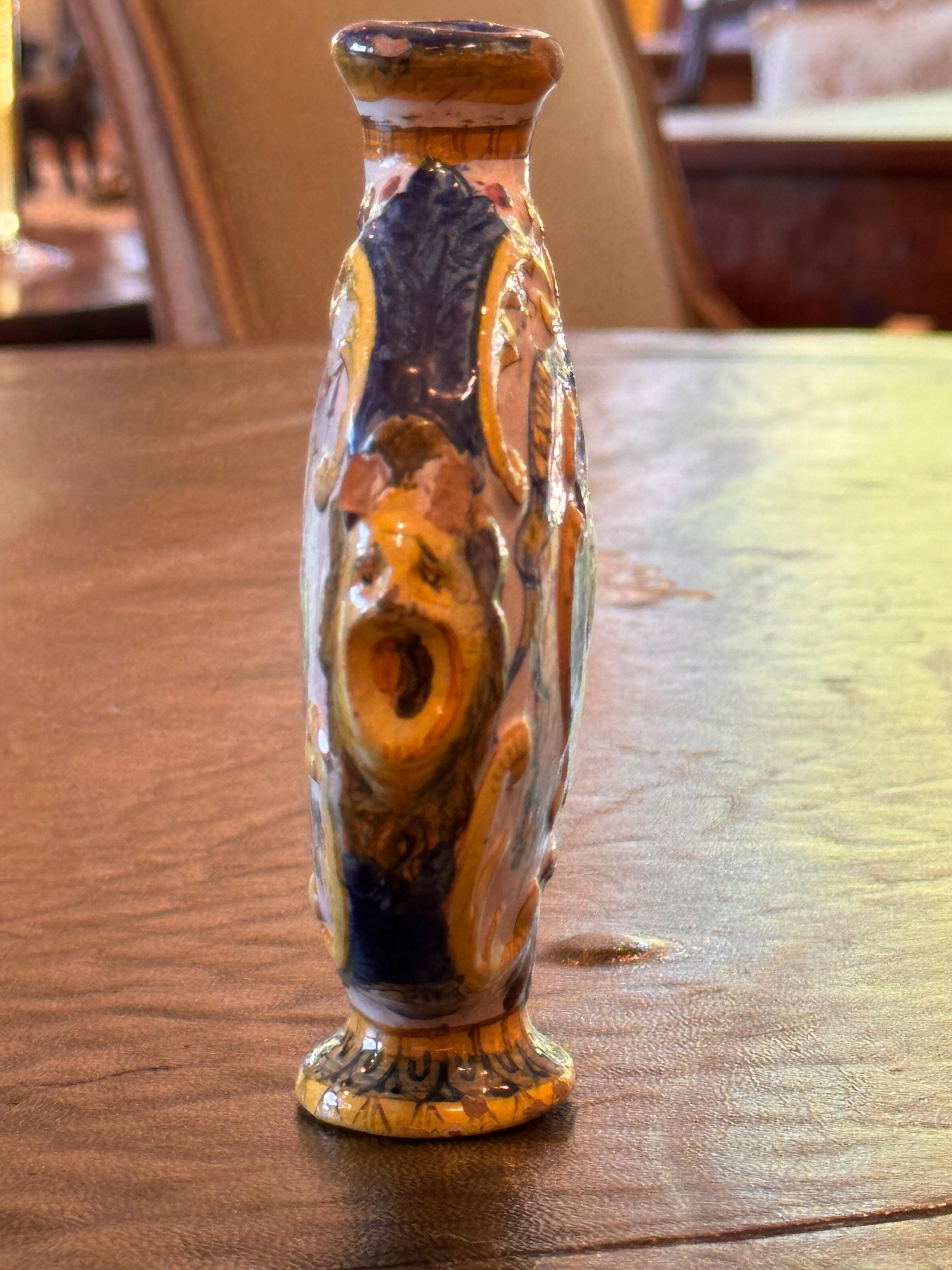 Ceramica Vaso in maiolica del XIX secolo in vendita