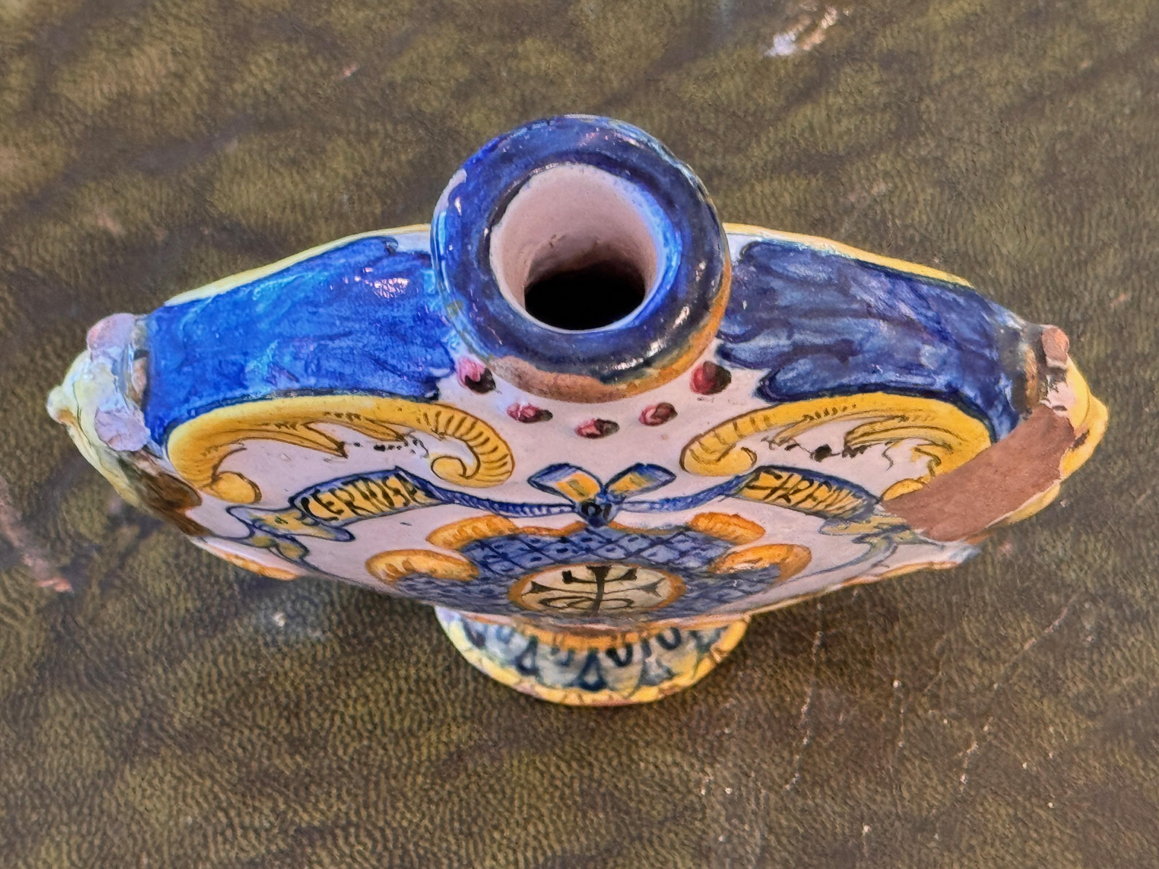 Vaso in maiolica del XIX secolo in vendita 1