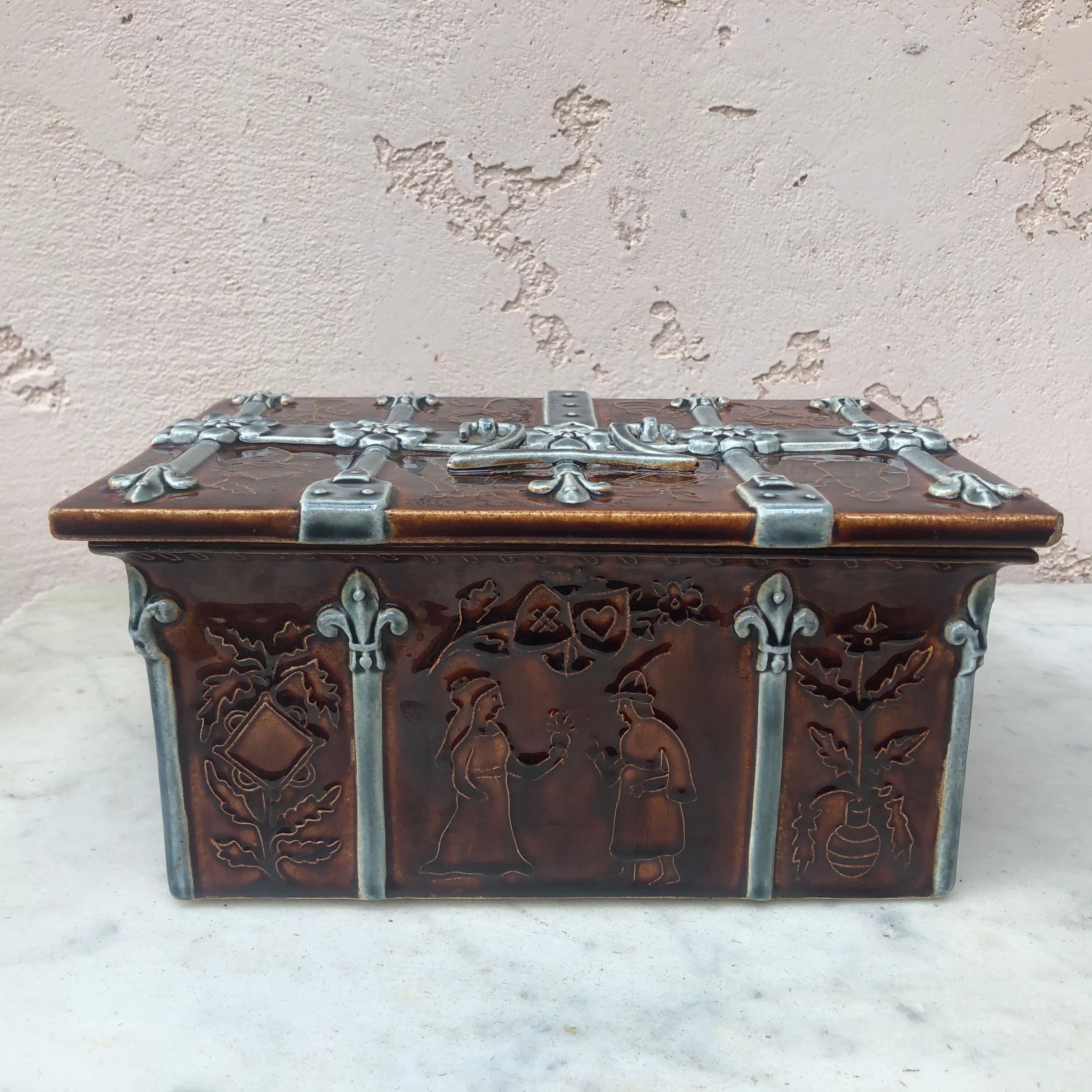 Late 19th Century 19th Century Majolica Jewel Box Choisy Le Roi For Sale