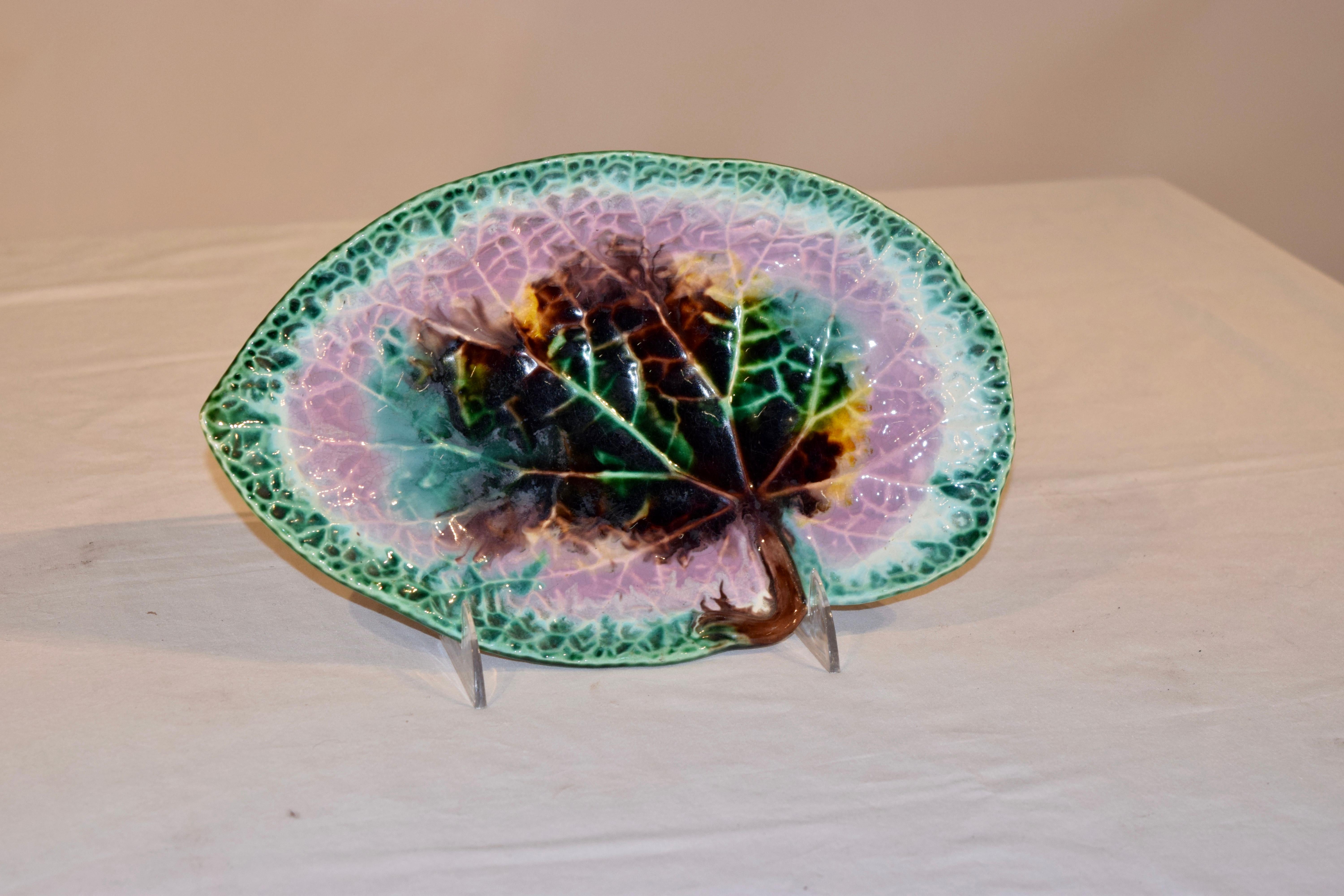 majolica leaf plate