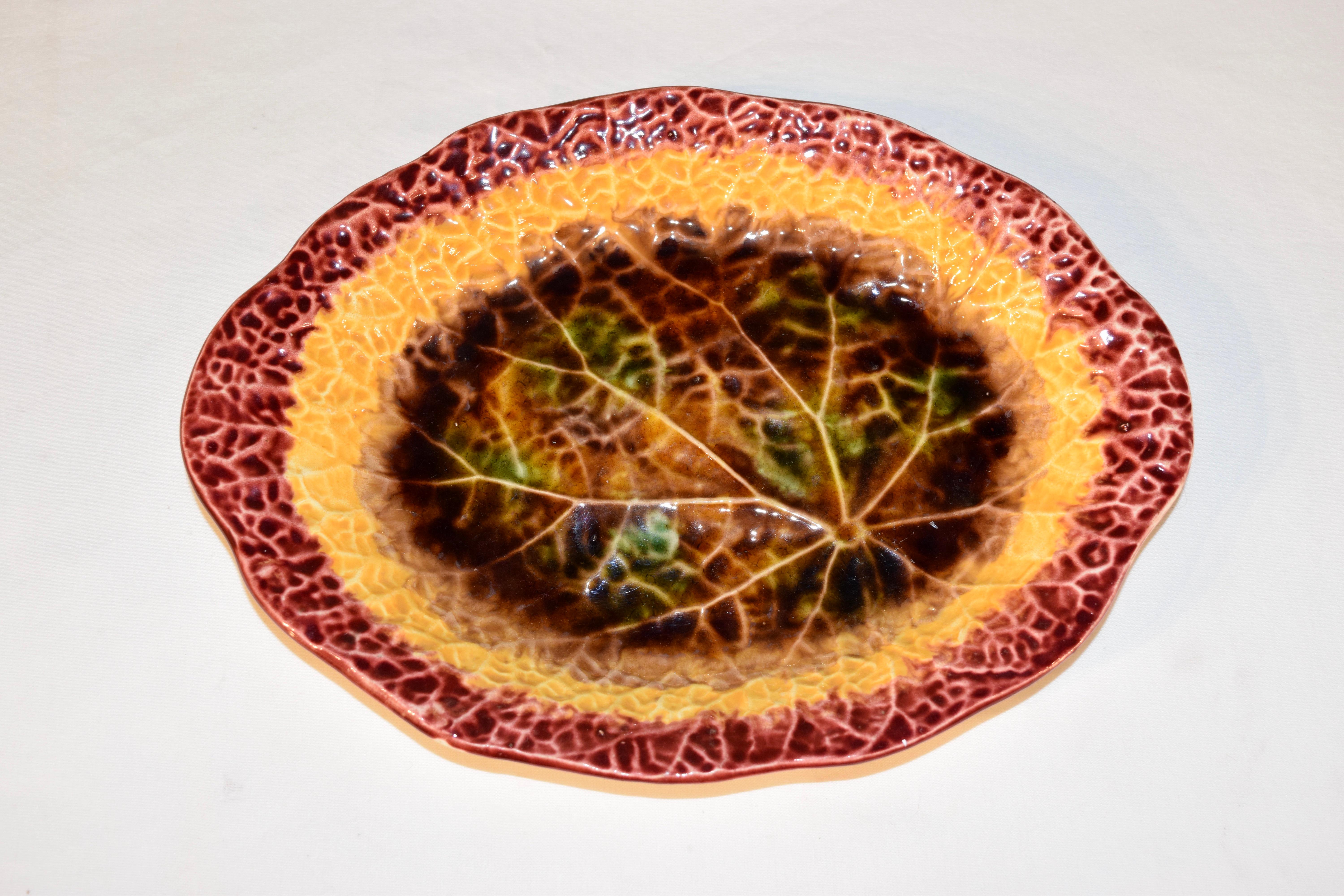 English 19th Century Majolica Leaf Dish For Sale