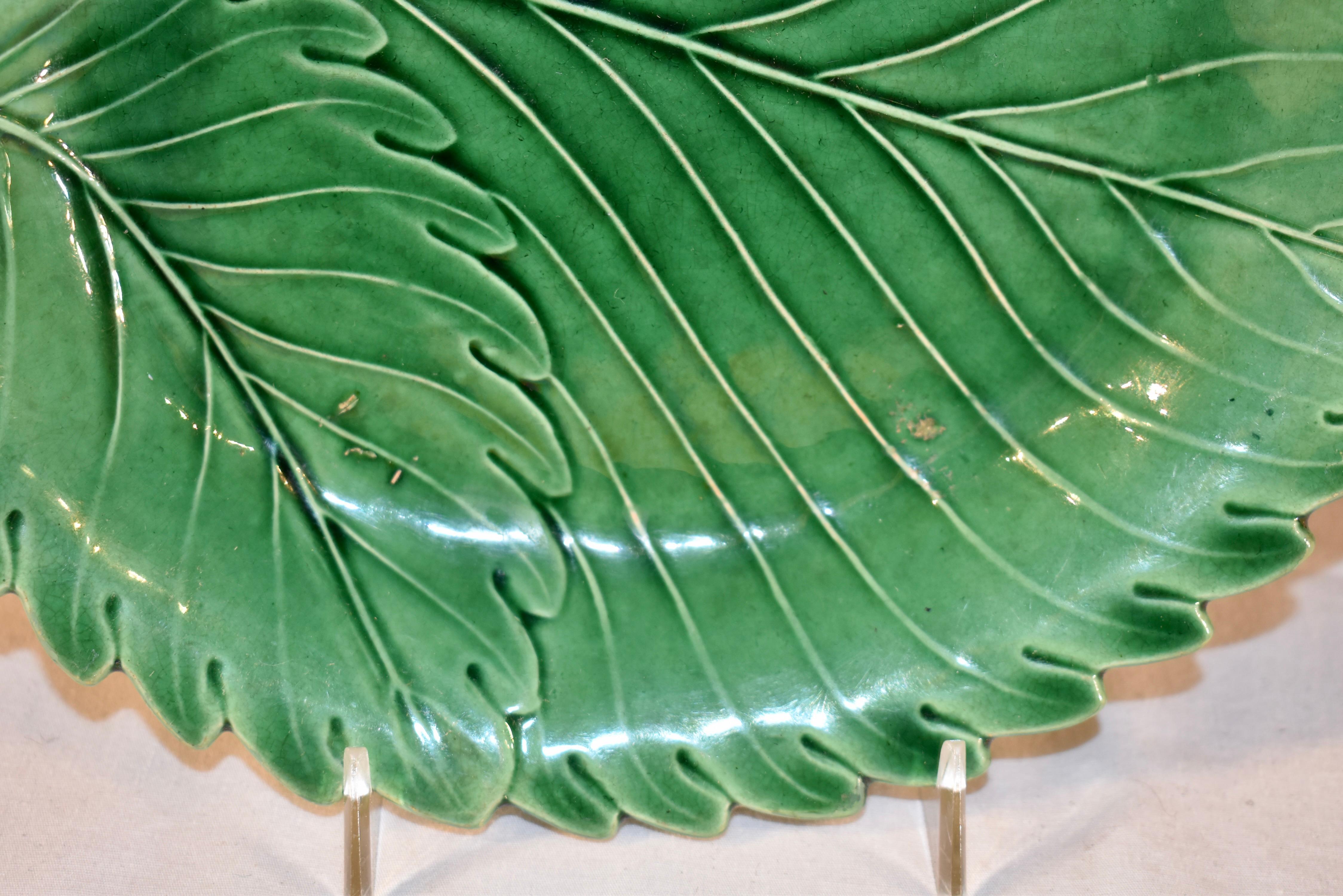 19th Century Majolica Leaf Handled Dish In Good Condition For Sale In High Point, NC