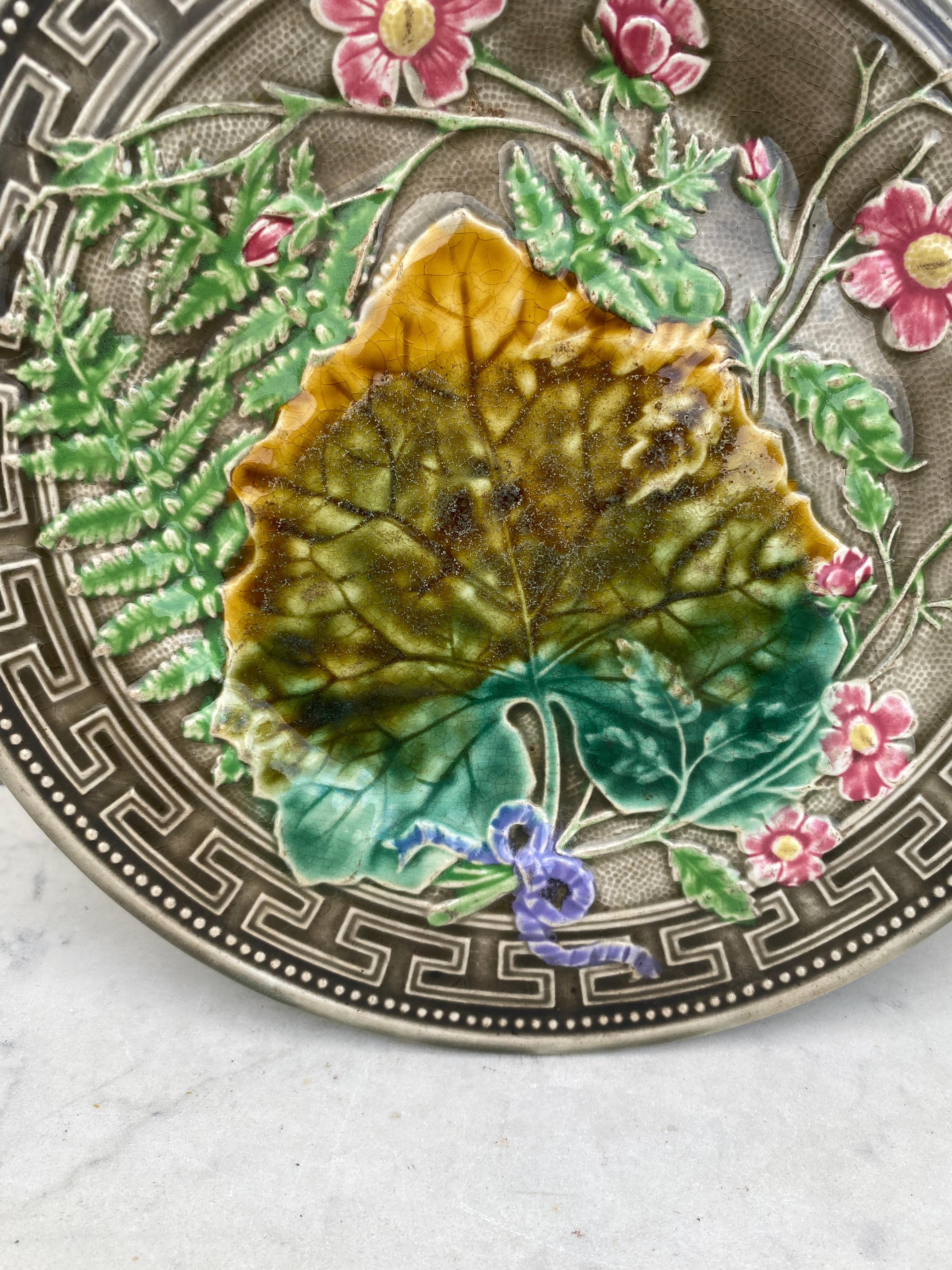 French 19th Century Majolica Leaves & Pink Flowers Plate Choisy-le-Roi For Sale