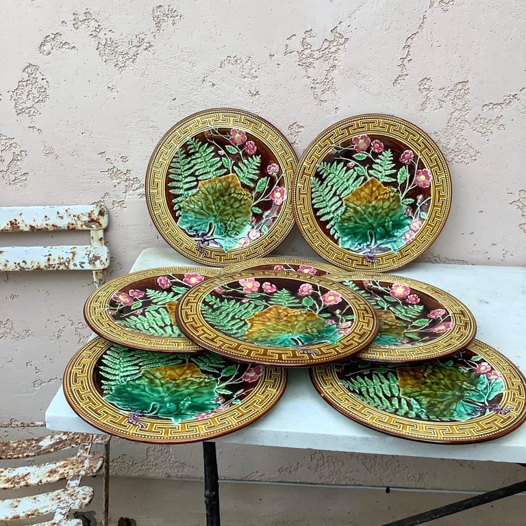 Late 19th Century 19th Century Majolica Leaves and Pink Flowers Plate Choisy le Roi For Sale