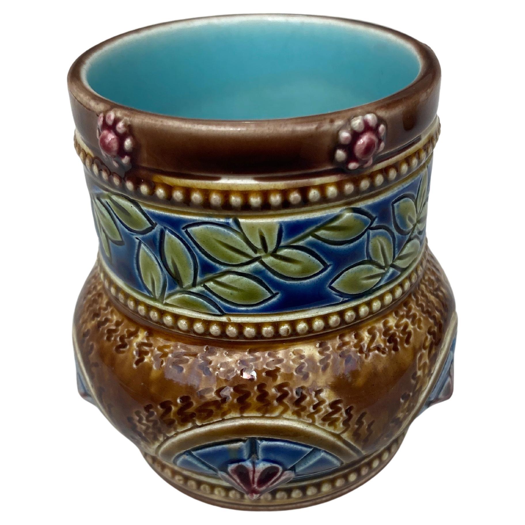 Francese Vaso di foglie in maiolica del XIX secolo Sarreguemines in vendita