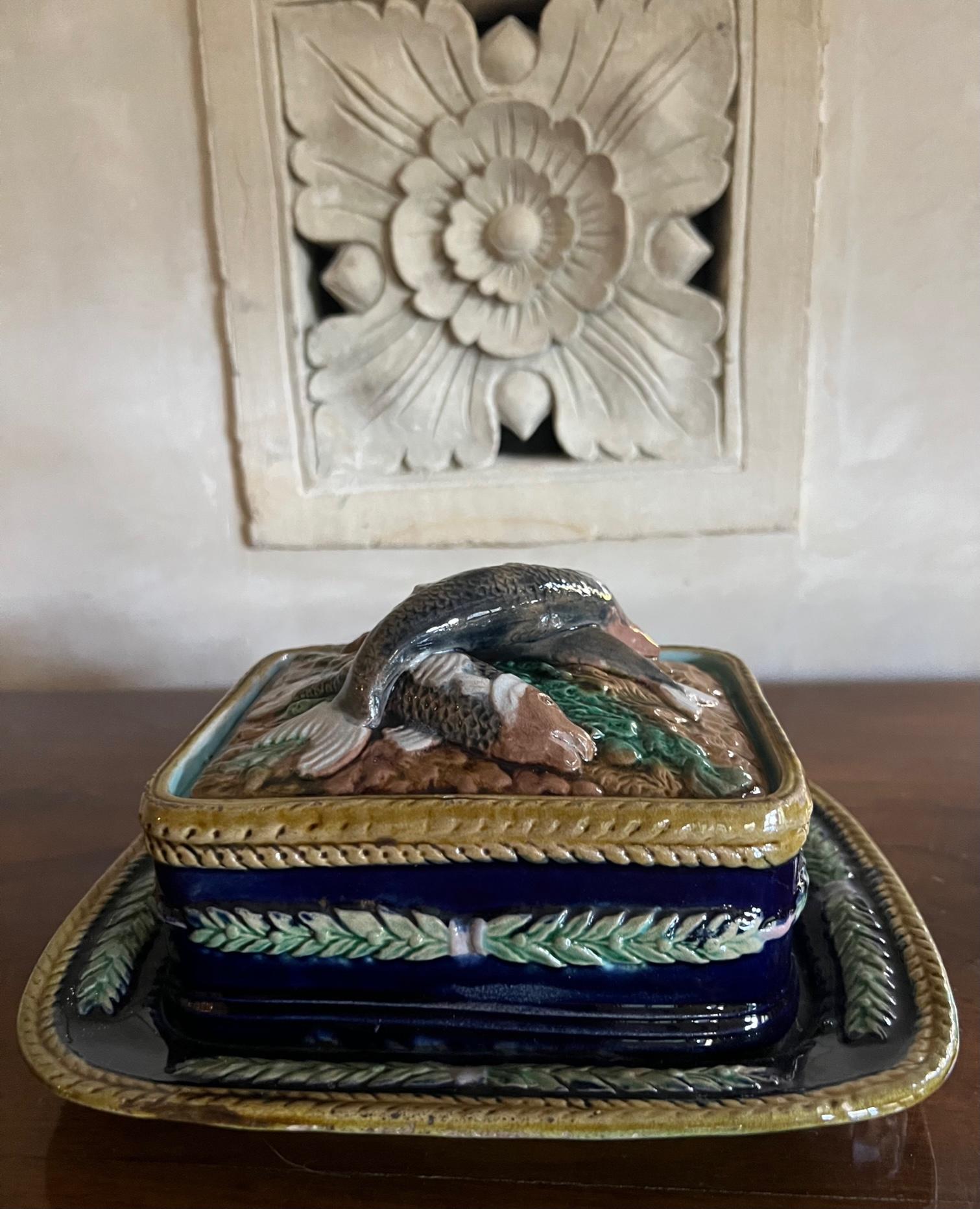 Hand-Painted 19th Century Majolica Lidded Sardine Box For Sale