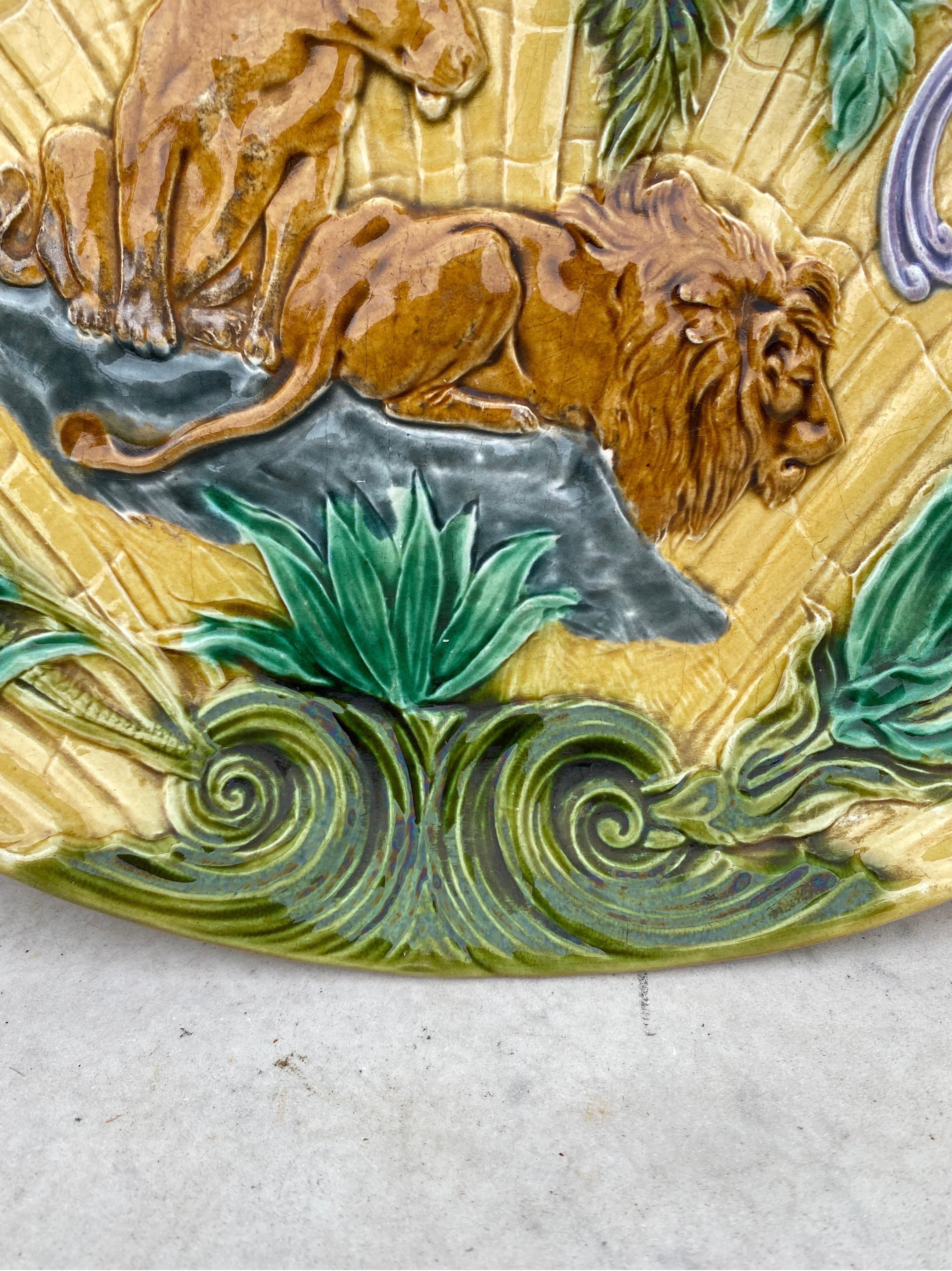 19th Century Majolica Lion and Lioness Platter Salins In Good Condition For Sale In Austin, TX