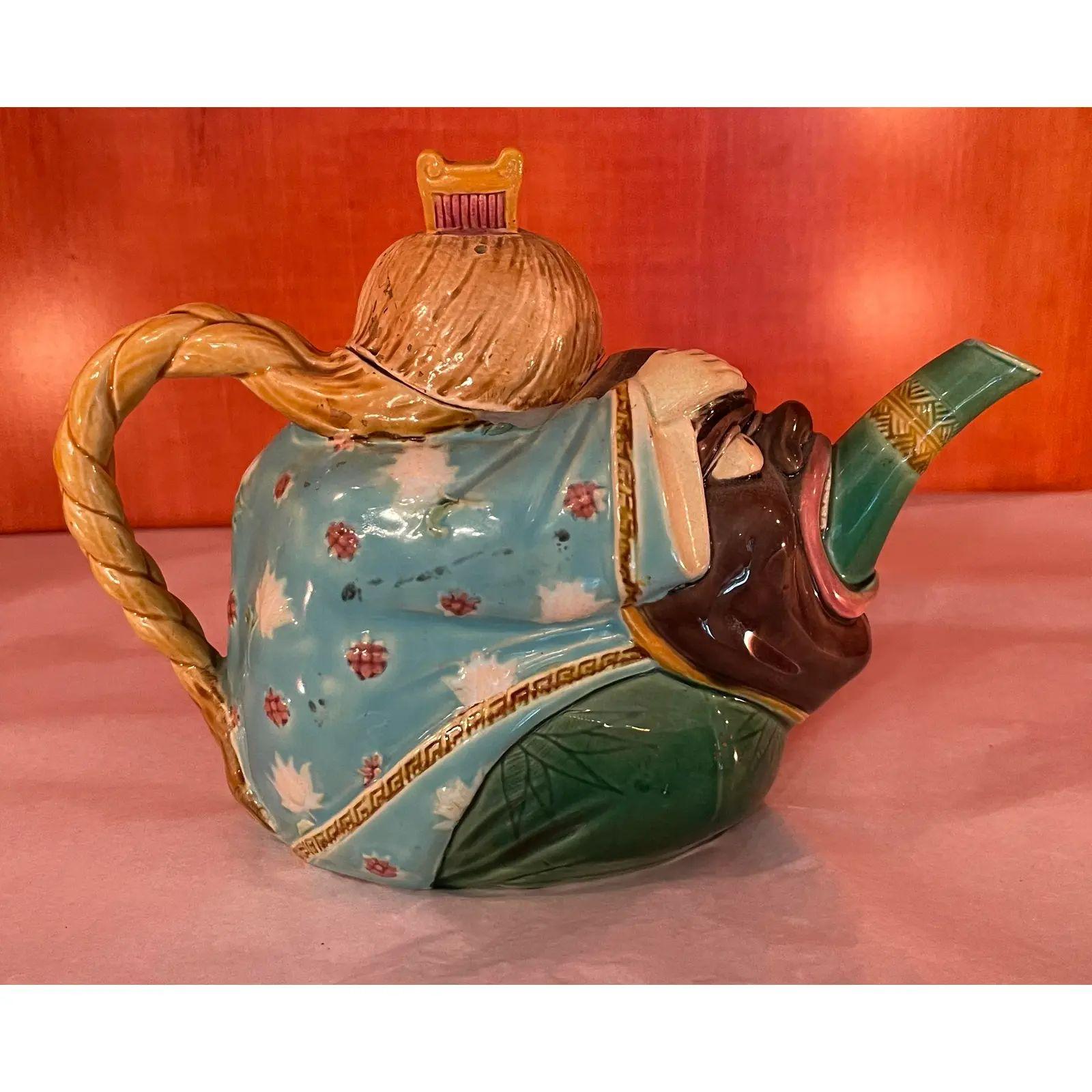 19th-Century Majolica Minton Chinese Man Figural Teapot In Good Condition For Sale In LOS ANGELES, CA