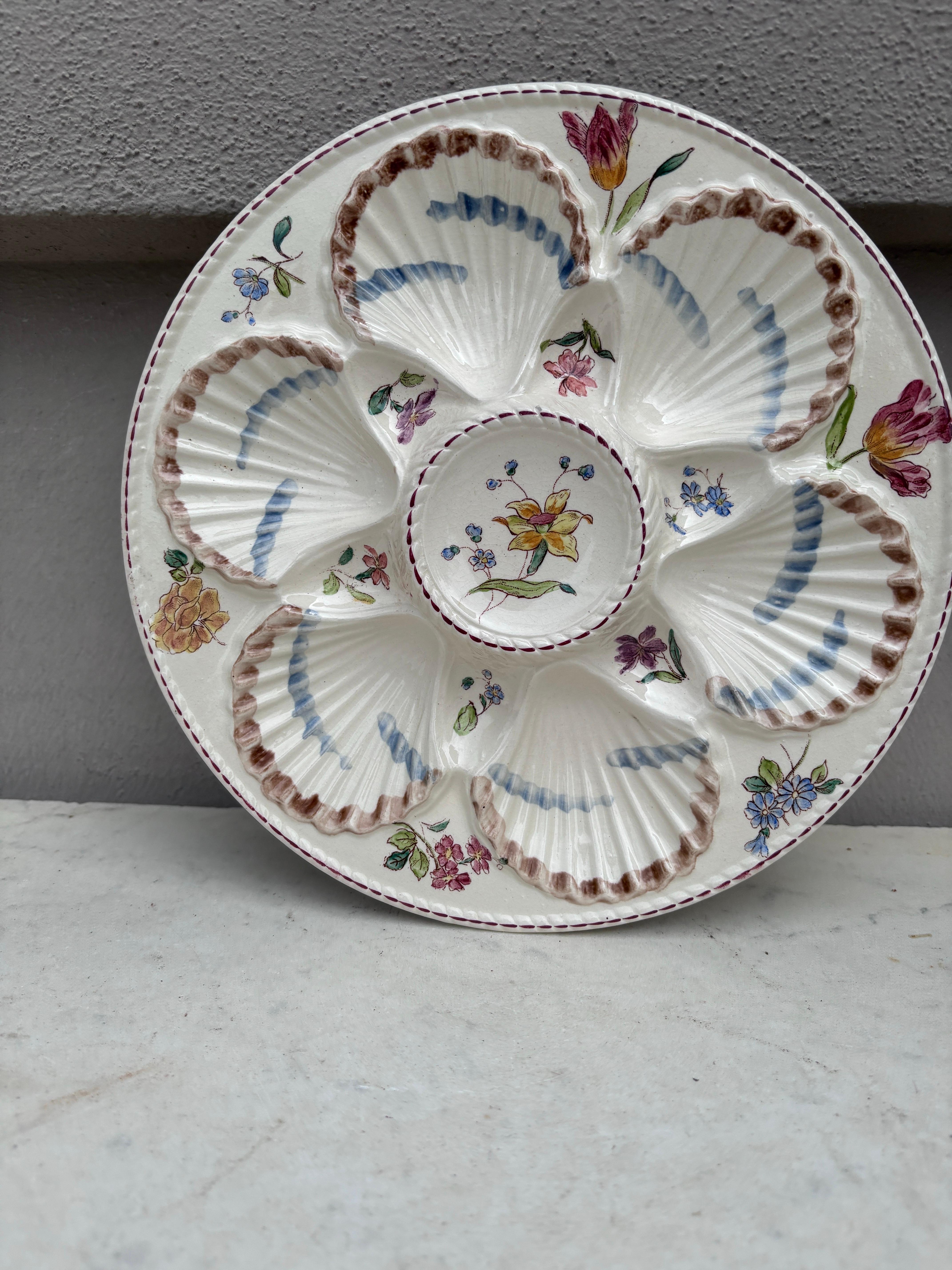 Plato de flores de ostra Longchamp de mayólica del siglo XIX Provincial francés