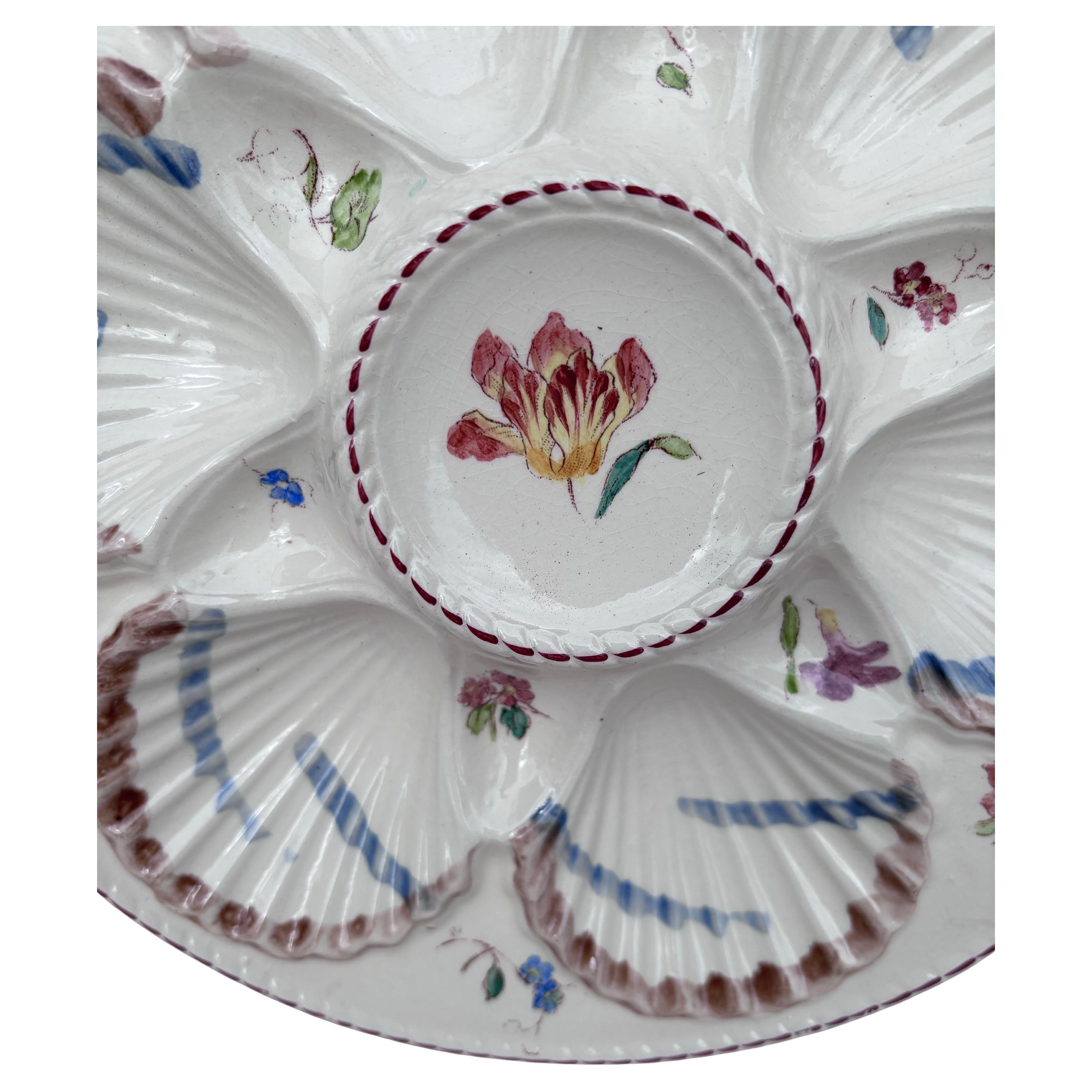 French Provincial 19th Century Majolica Oyster Flowers Plate Longchamp For Sale