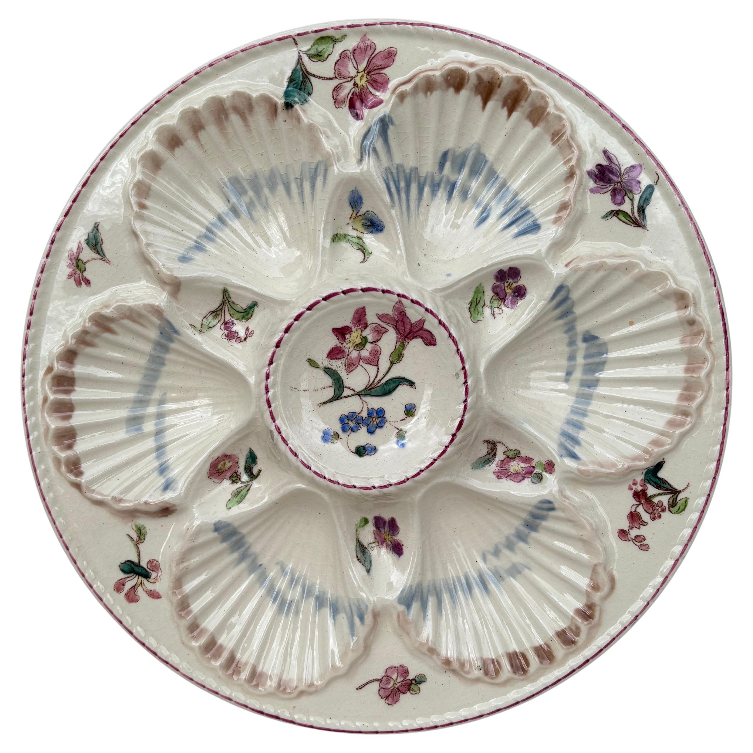 Piatto in maiolica del XIX secolo con fiori di ostrica Longchamps