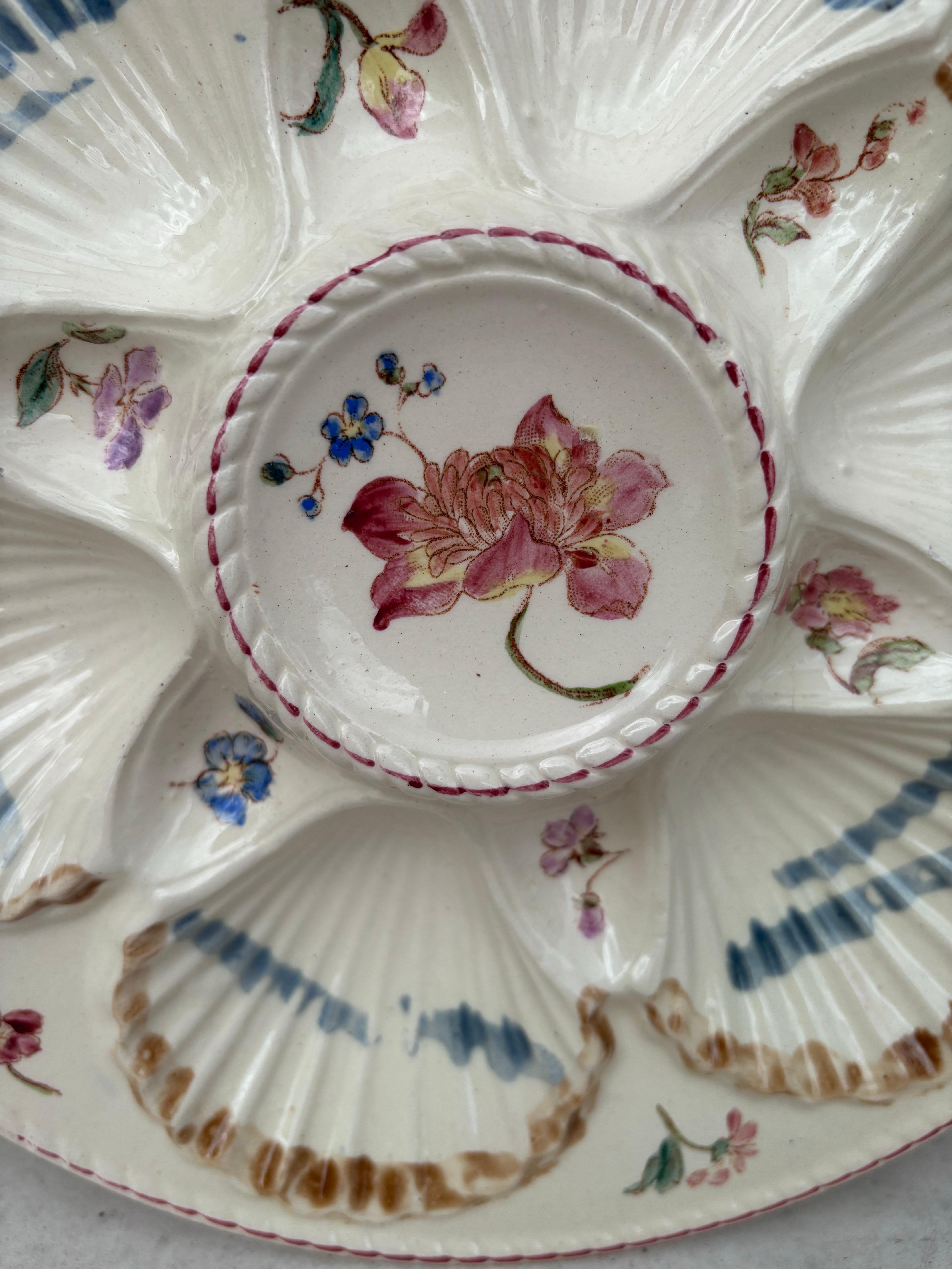 Provincial français Assiette à fleurs d'huître Longchamp du 19ème siècle en vente