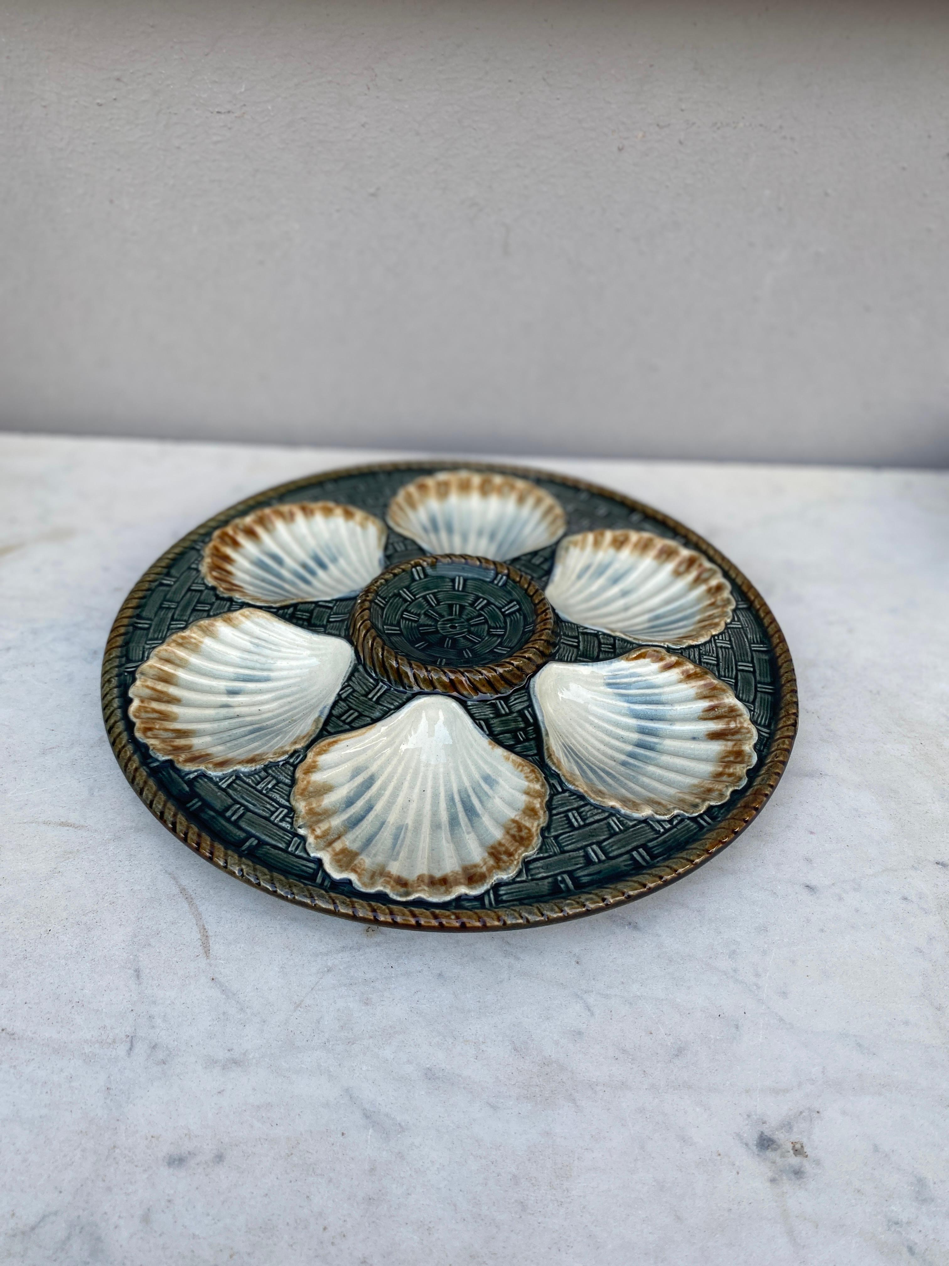French Provincial 19th Century Majolica Oyster Plate Longchamp For Sale