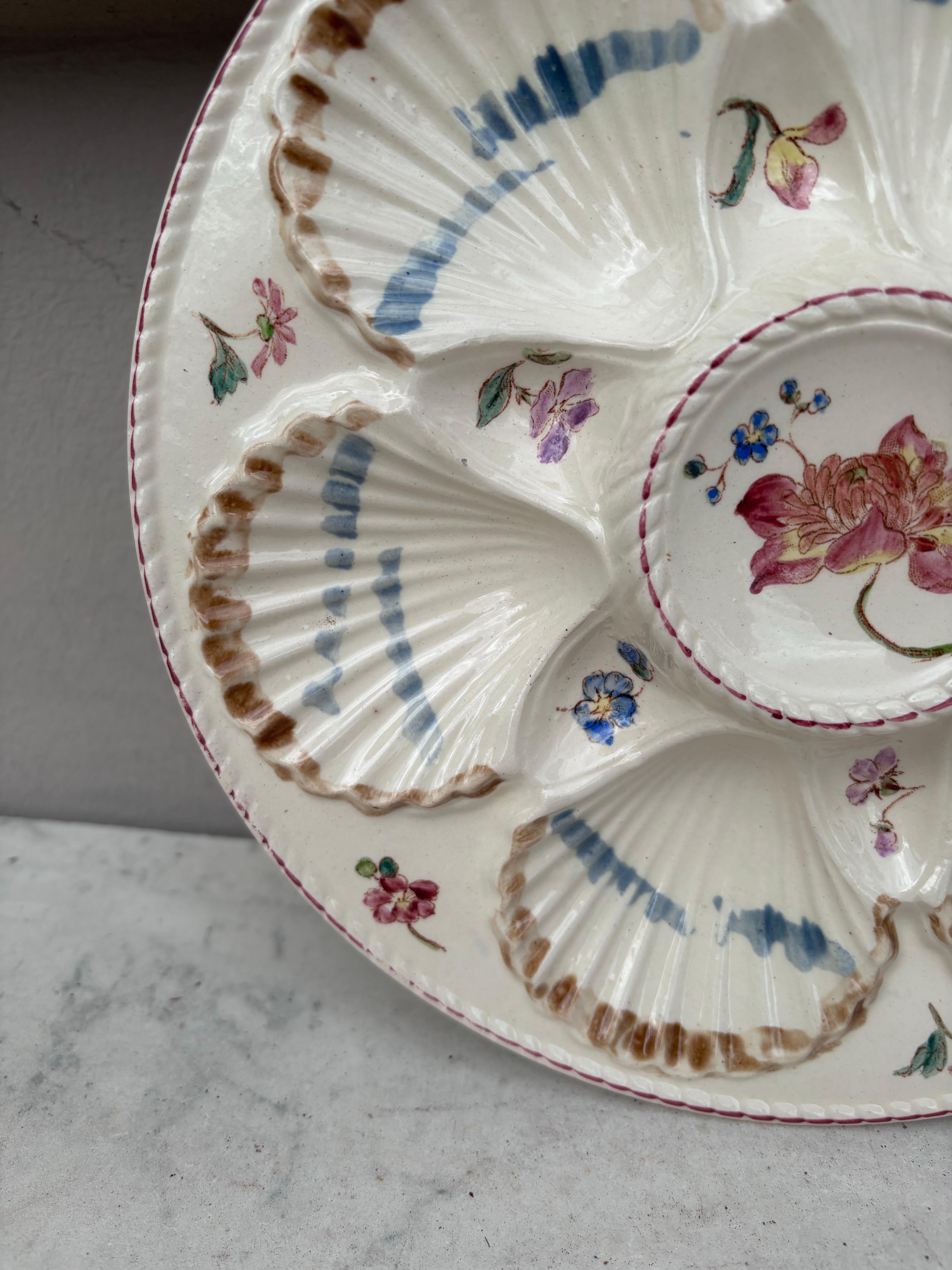Français Assiette à fleurs d'huître Longchamp du 19ème siècle en vente
