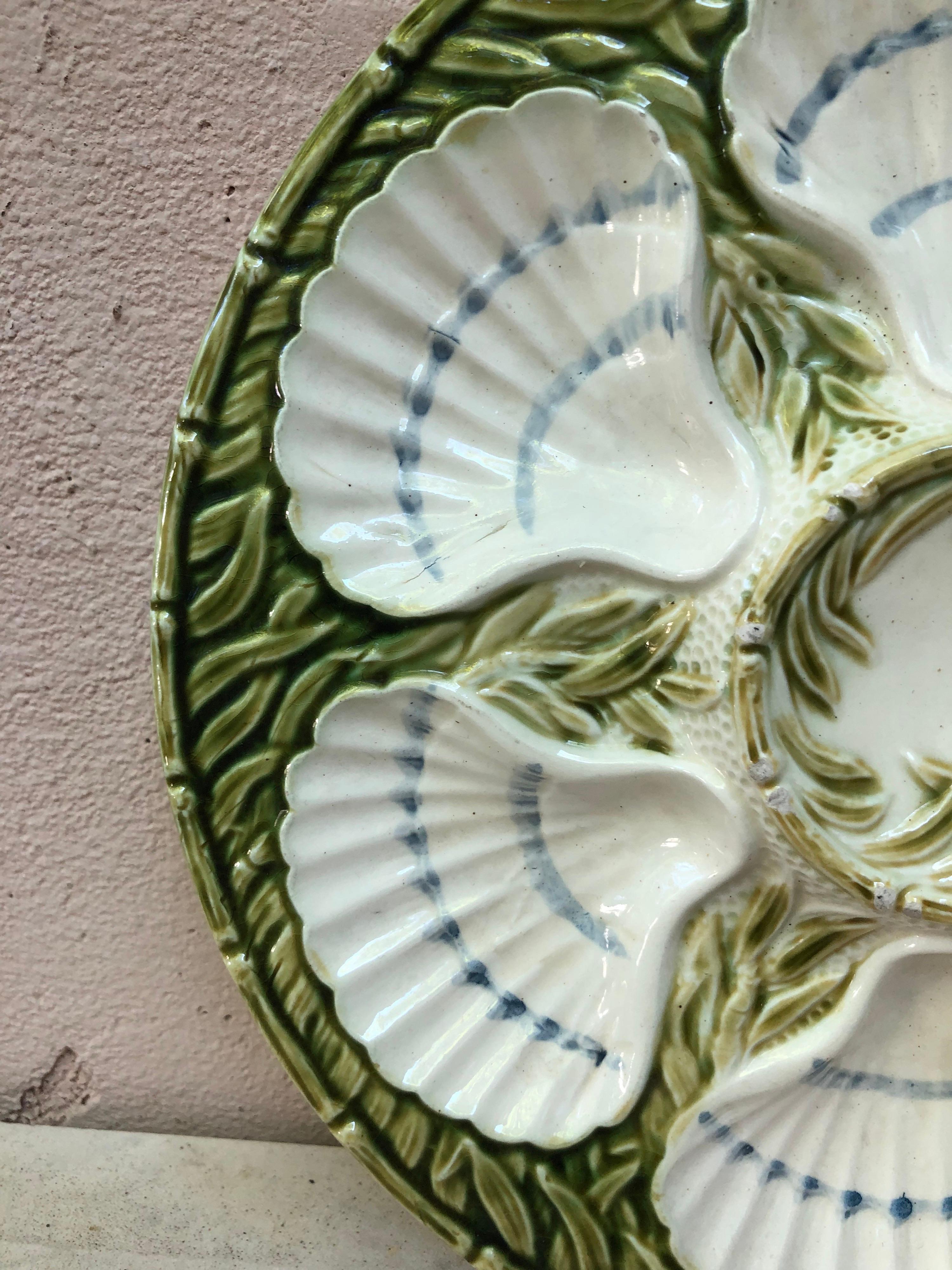 French Majolica oyster plate with seaweeds from the manufacture of Salins, circa 1890.