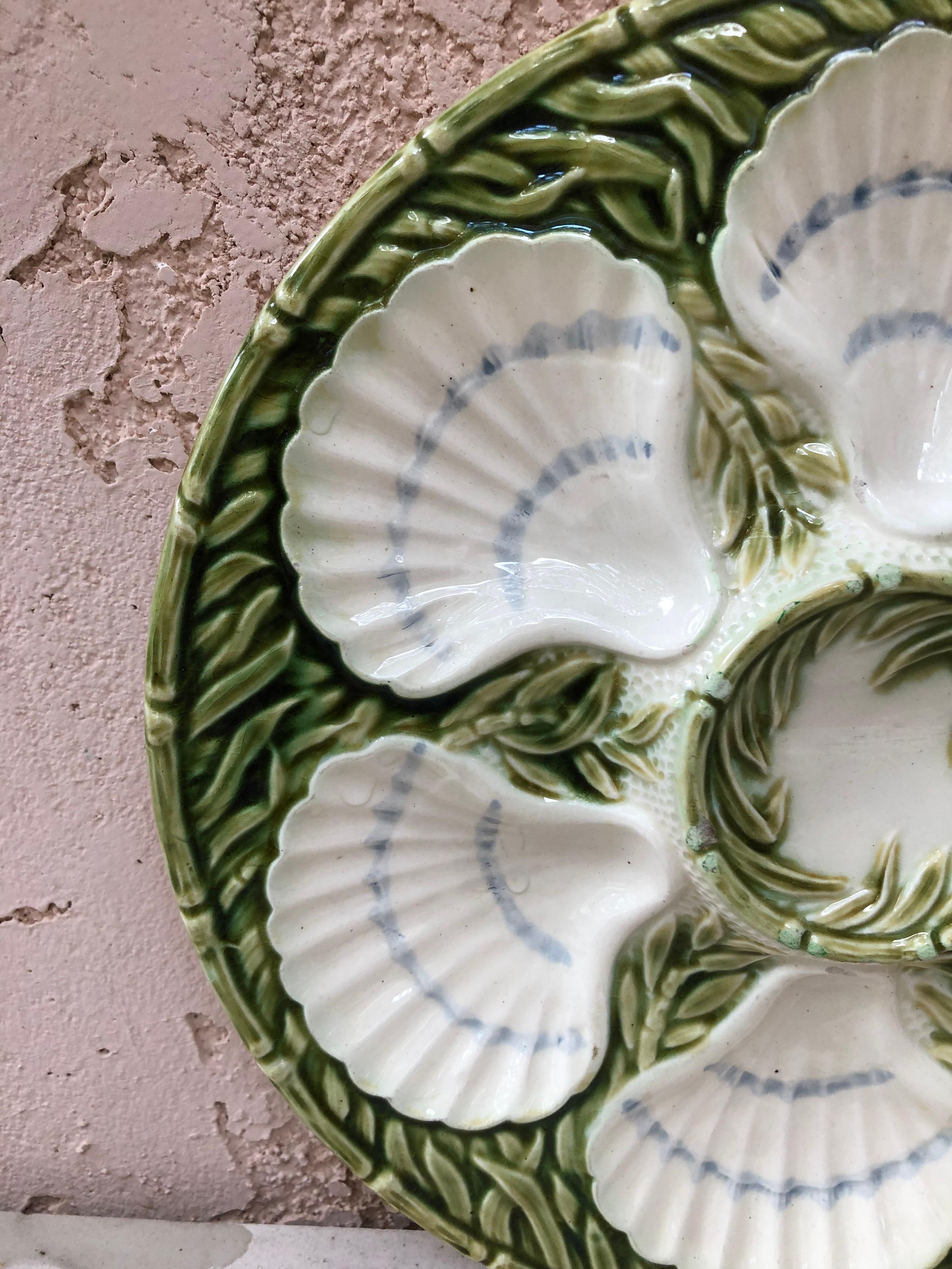 French Majolica oyster plate with seaweeds from the manufacture of Salins, circa 1890.