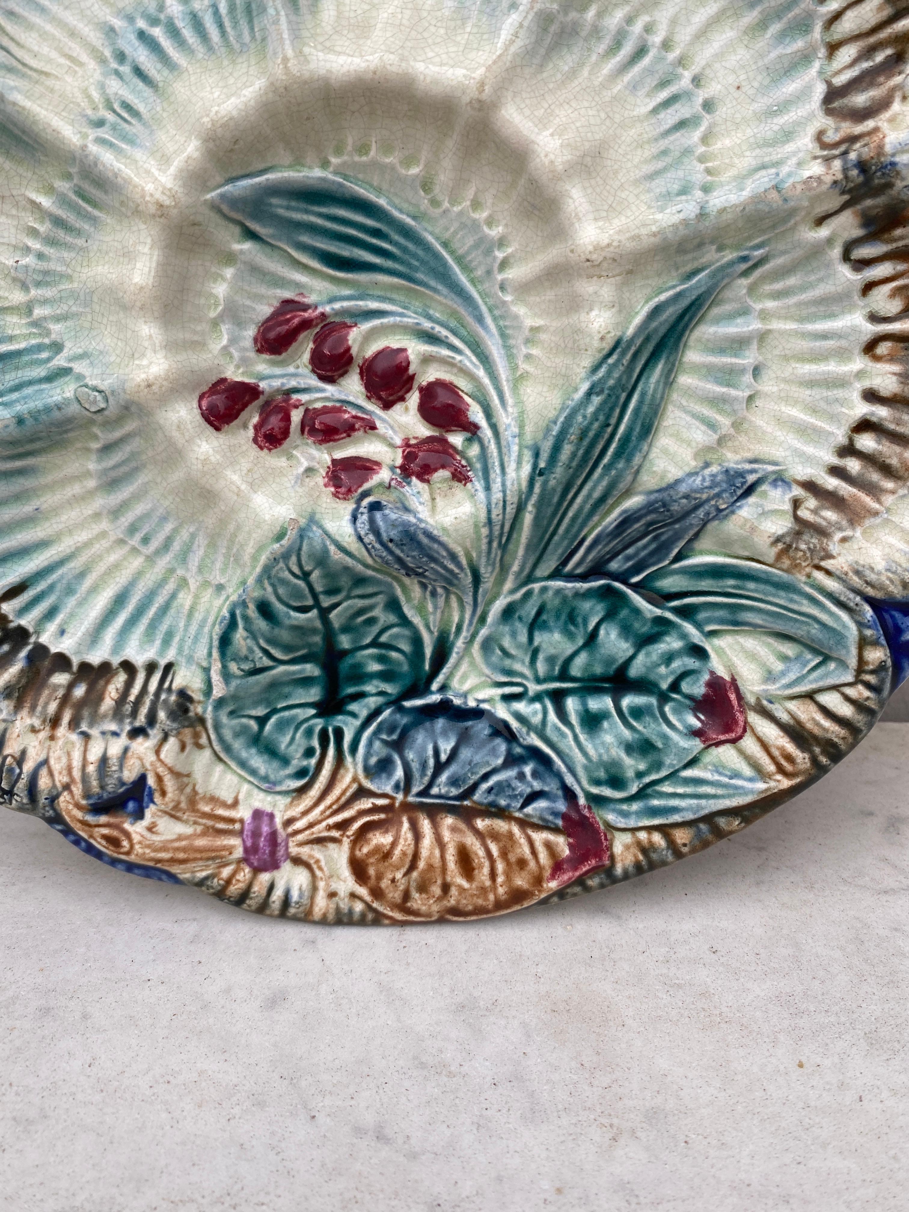 19th century Majolica oyster plate Wasmuel (Belgium) decorated with flowers.