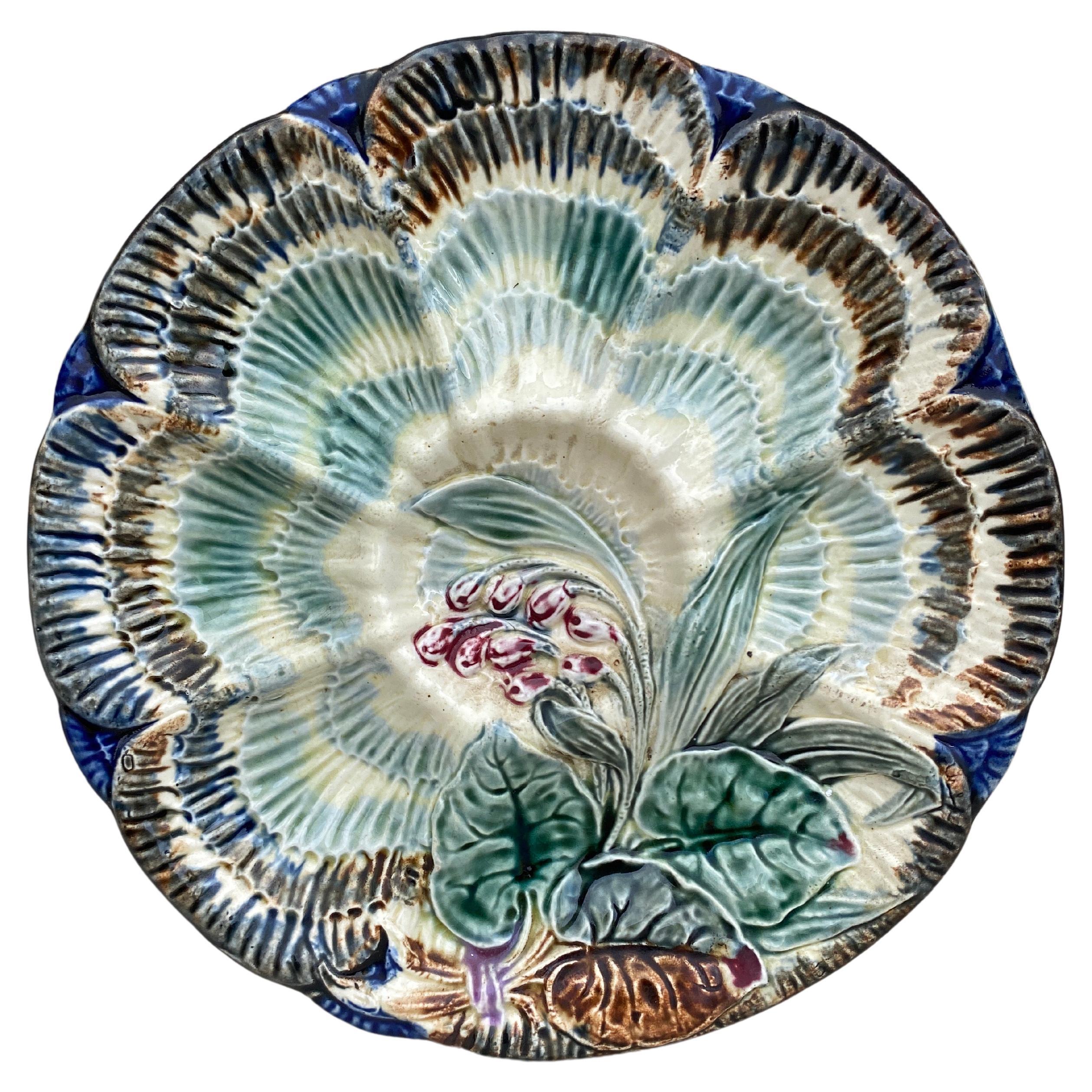 Assiette à huîtres en majolique du 19ème siècle Wasmuel en vente