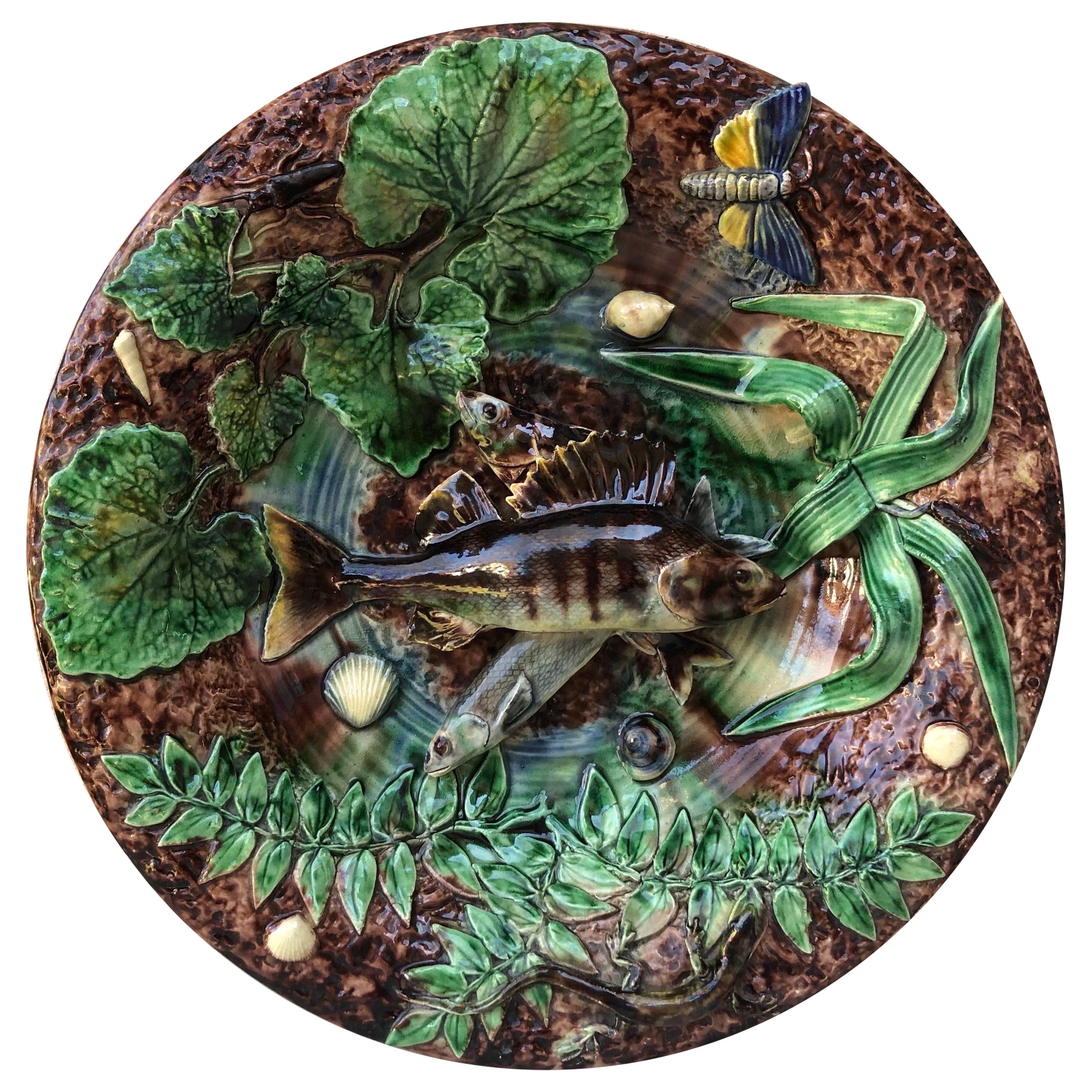 Assiette murale Palissy Fishs en majolique du 19ème siècle de Victor Barbizet