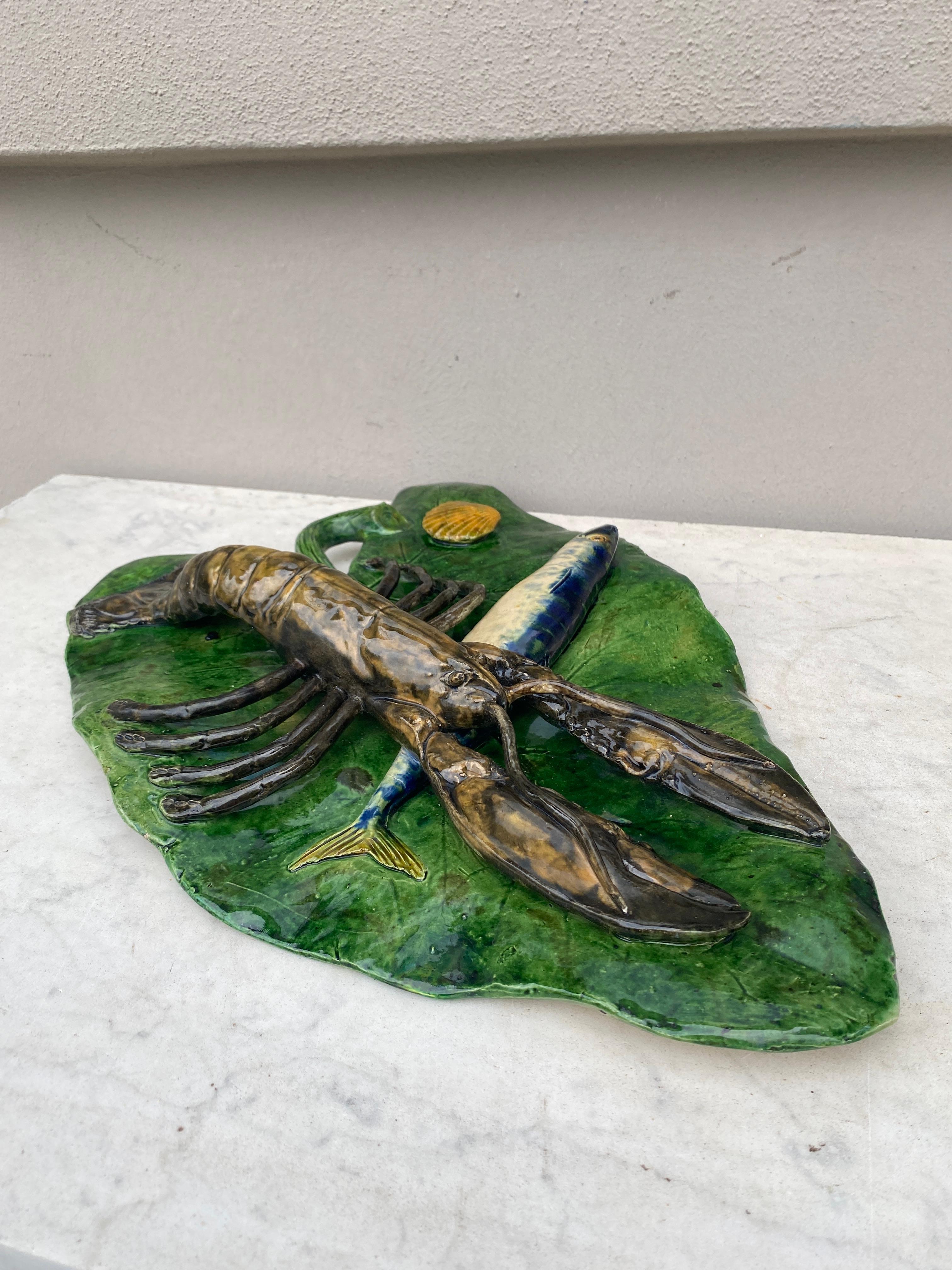 Piatto da portata in maiolica del XIX secolo con foglie di Palissy, pesce e aragosta Alfred Renoleau in vendita 2