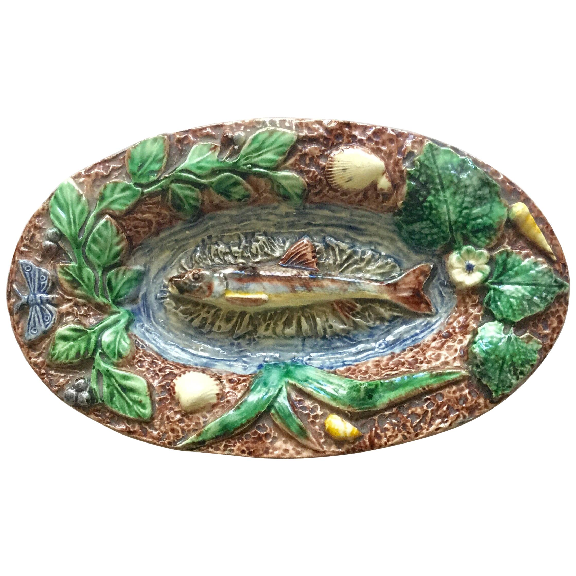 Majolique du 19ème siècle - Bateau en osier palissandre avec poisson en vente 4