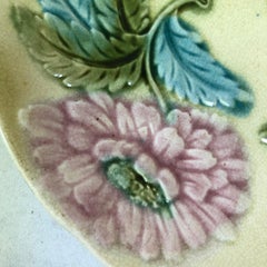 19th Century Majolica Pink Flowers Plate Onnaing