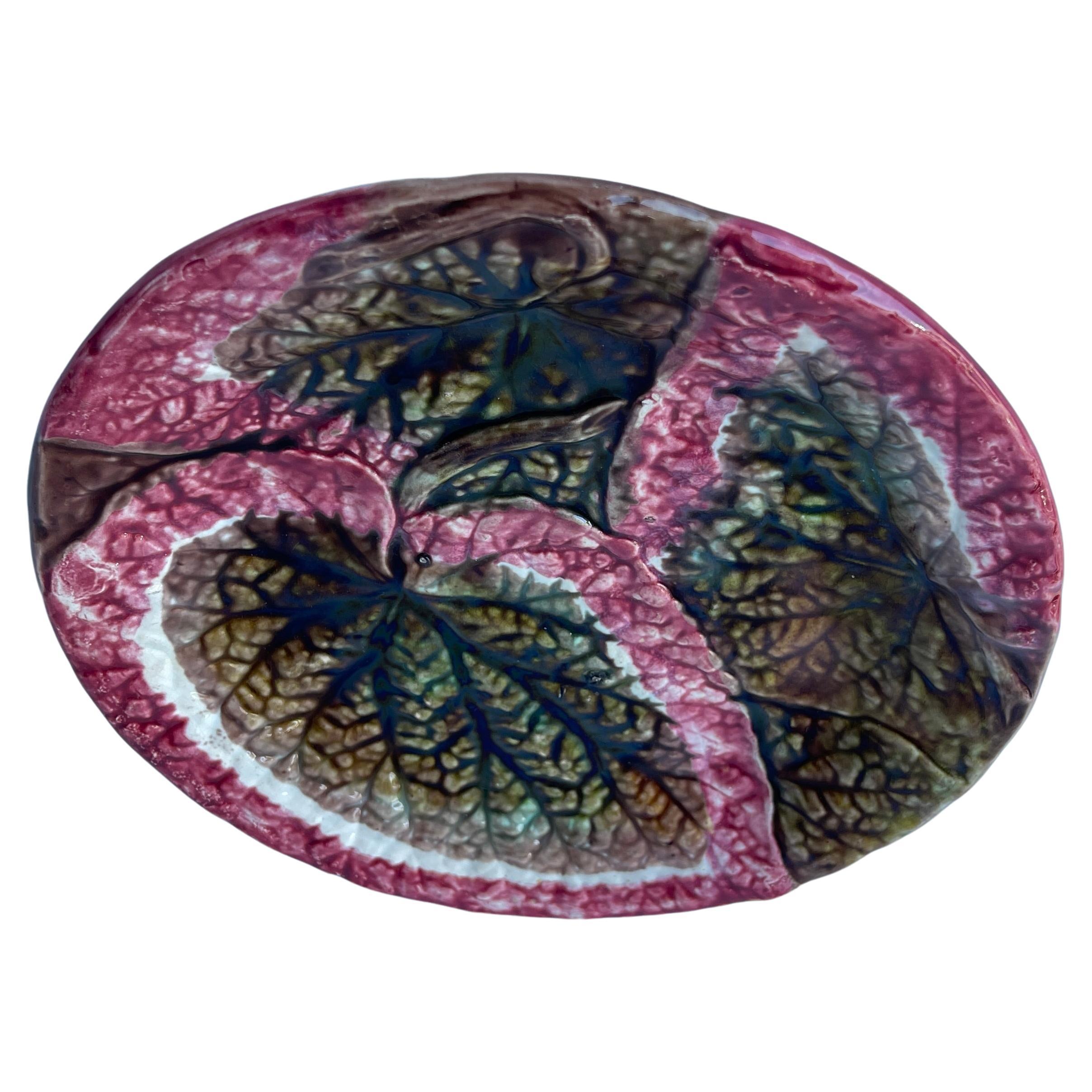 English 19th Century Majolica Red Green Begonia Leaf Plate, England For Sale