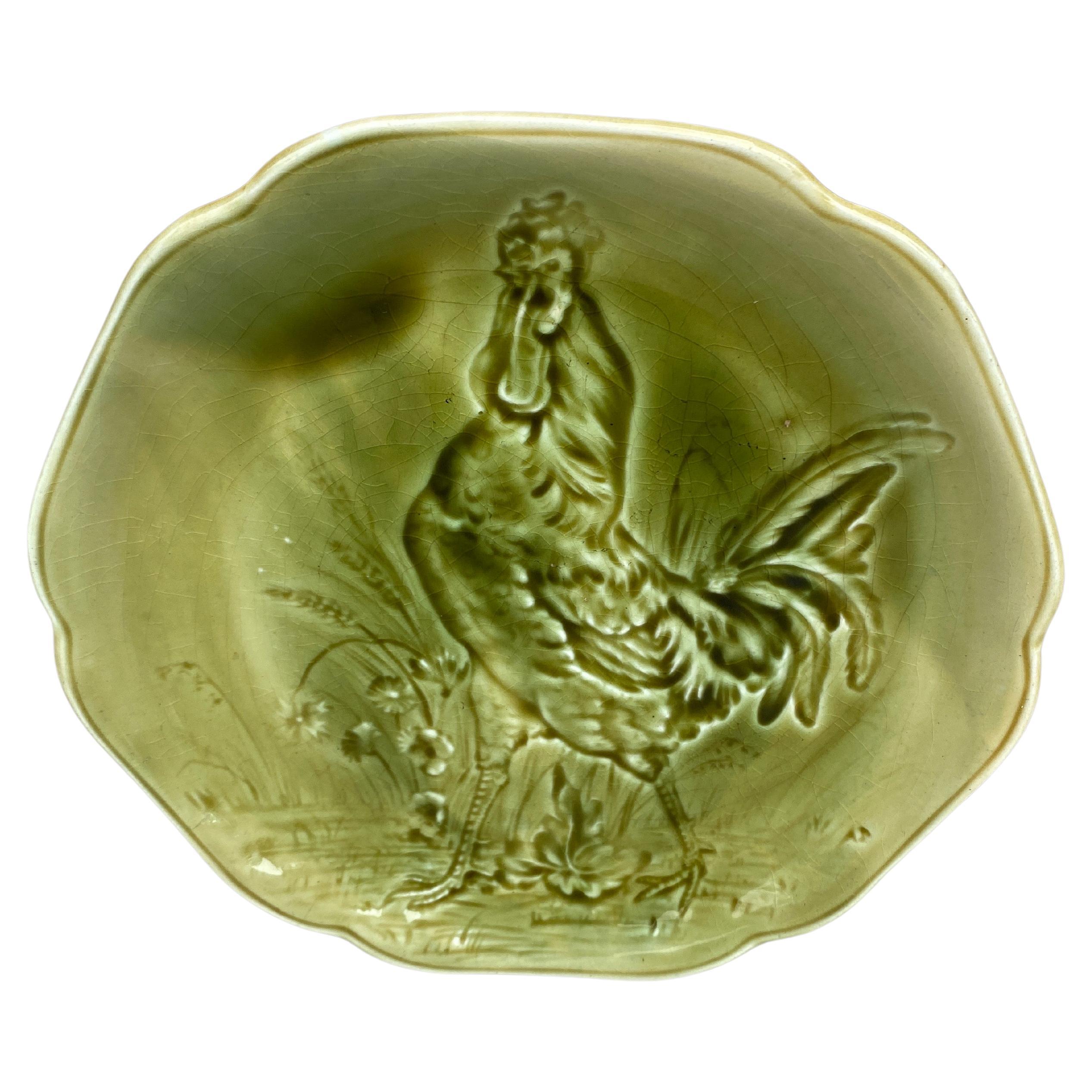 Country 19th Century Green Majolica Rooster Plate Choisy Le Roi For Sale